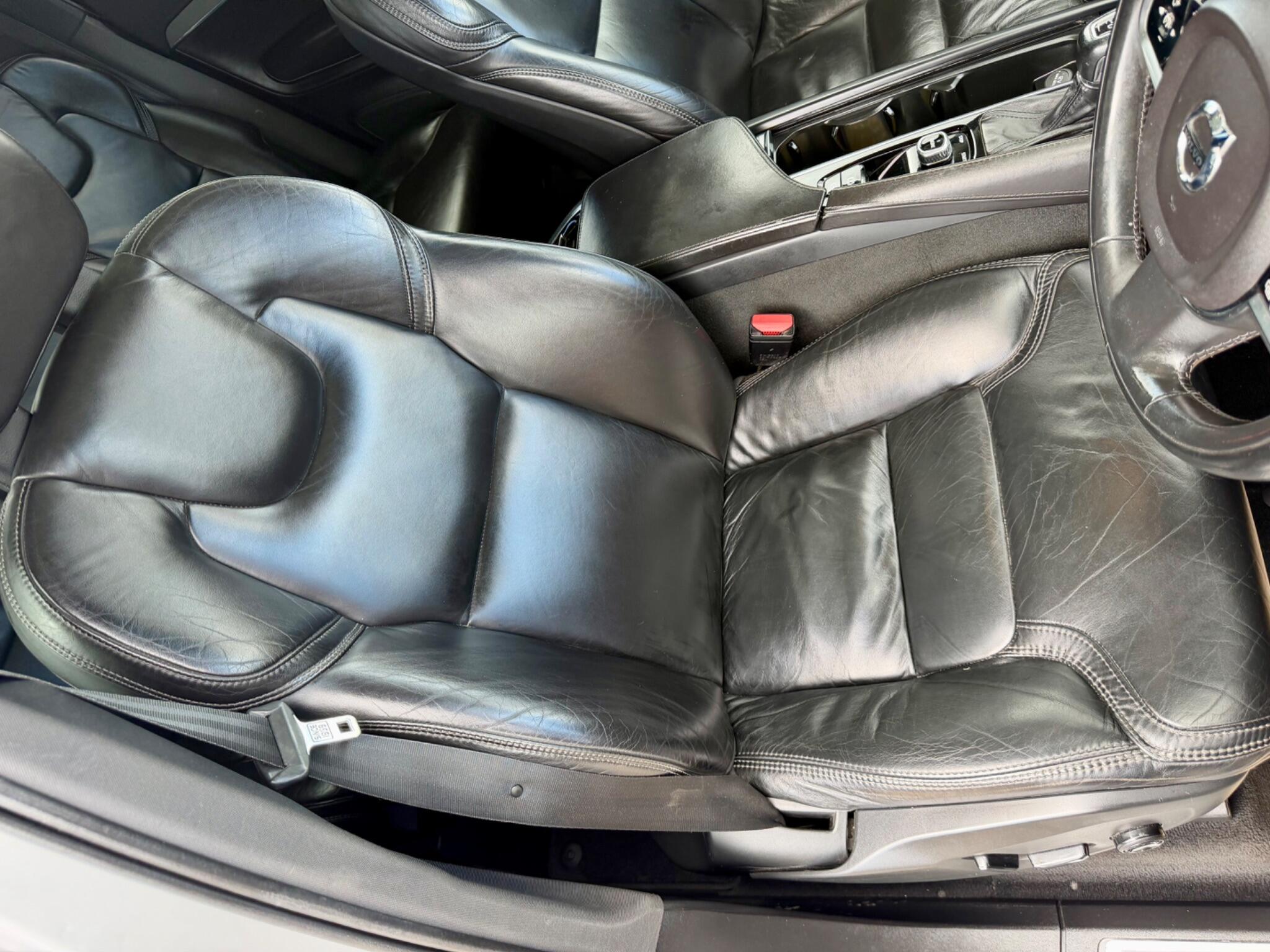 Volvo XC90 view 36