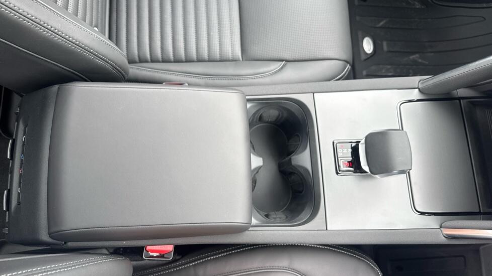 Land Rover Discovery Sport view 22