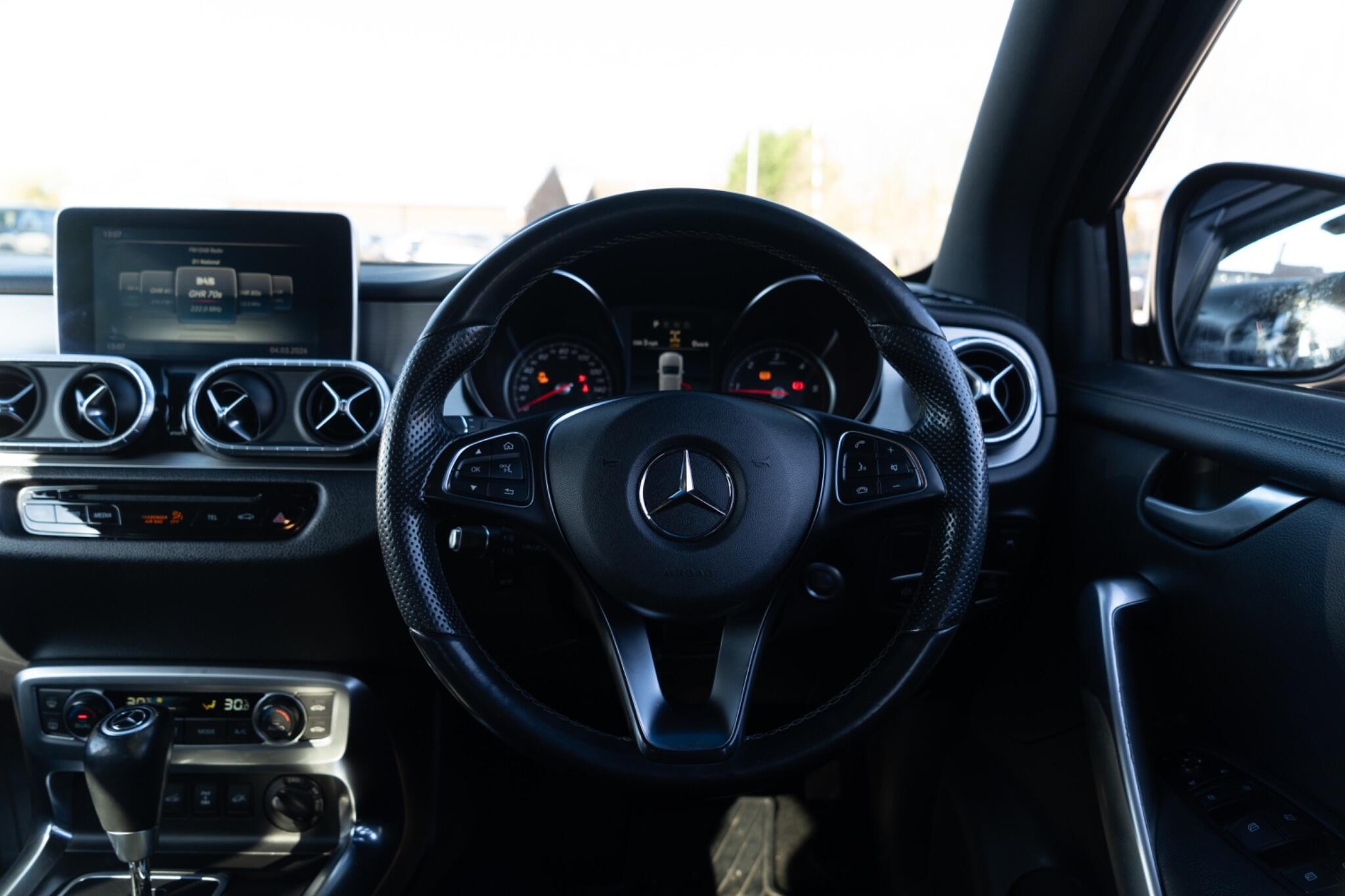 Mercedes-Benz X-Class view 55