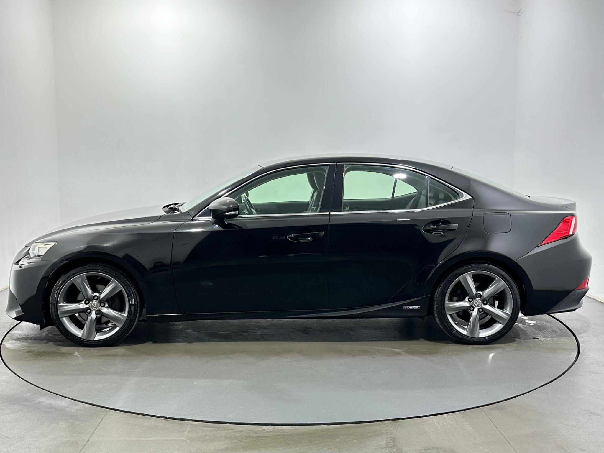 Lexus Is view 5