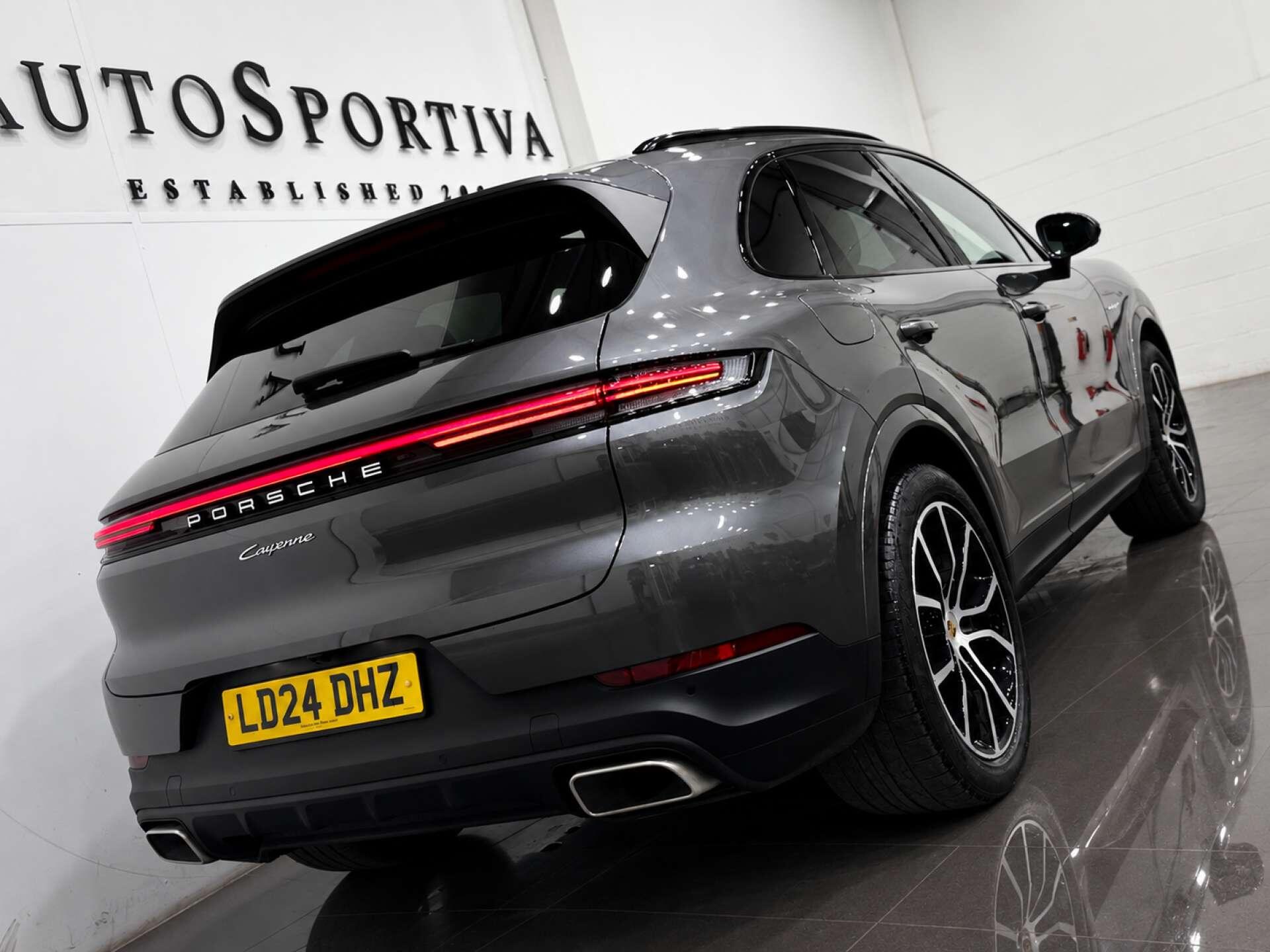 Porsche Cayenne view 24