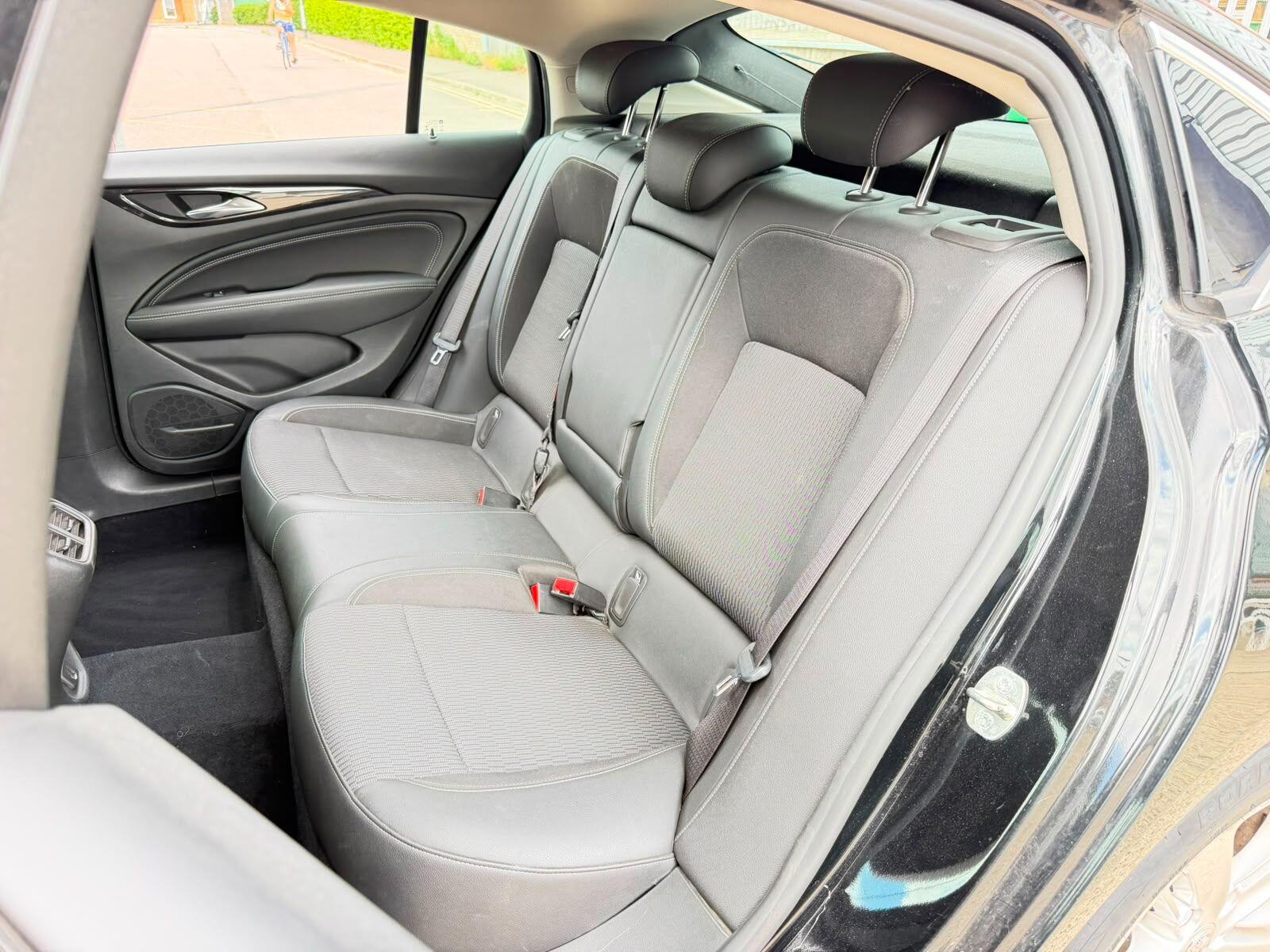 Vauxhall Insignia view 17