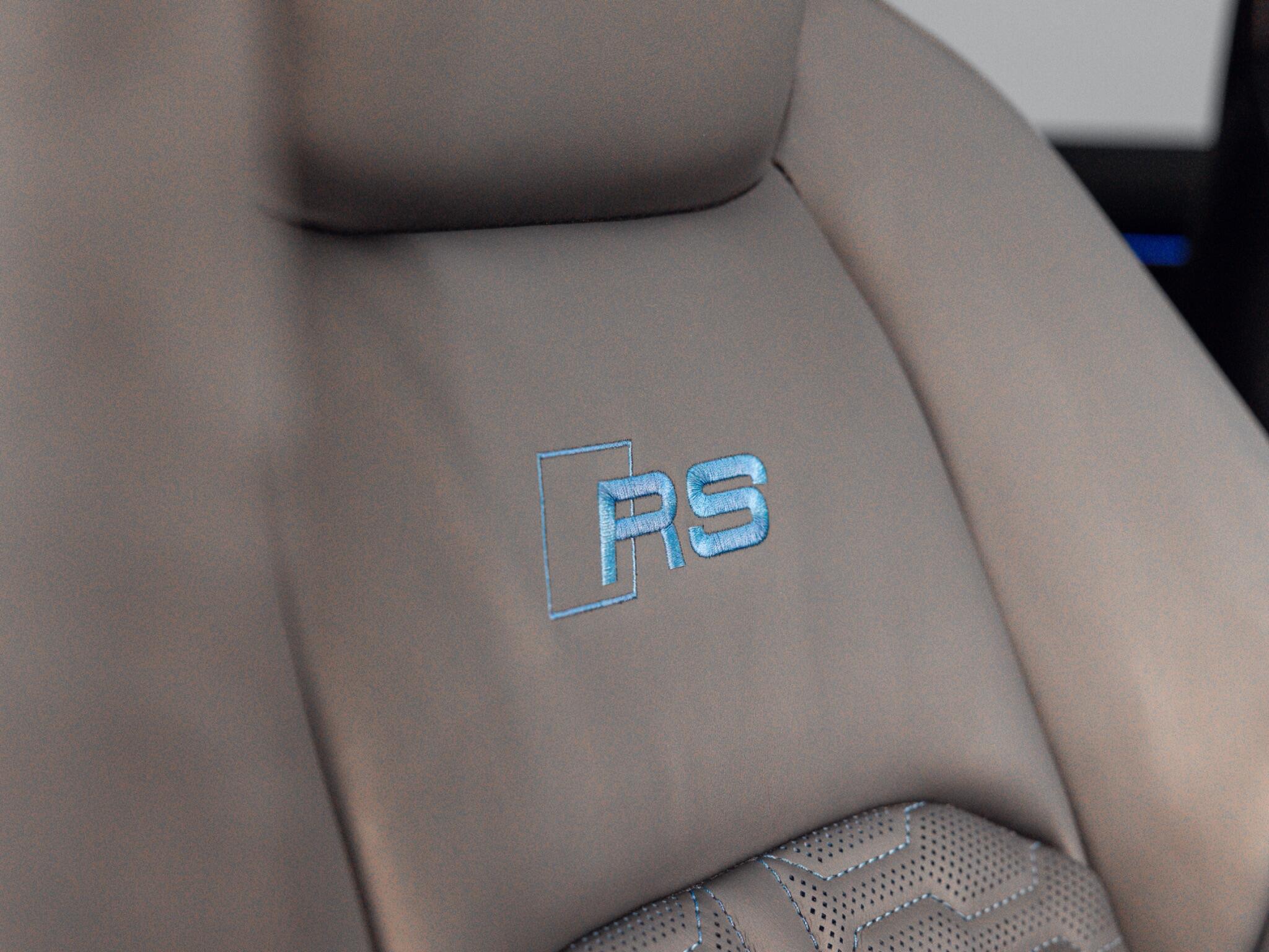 Audi RS6 Avant view 25