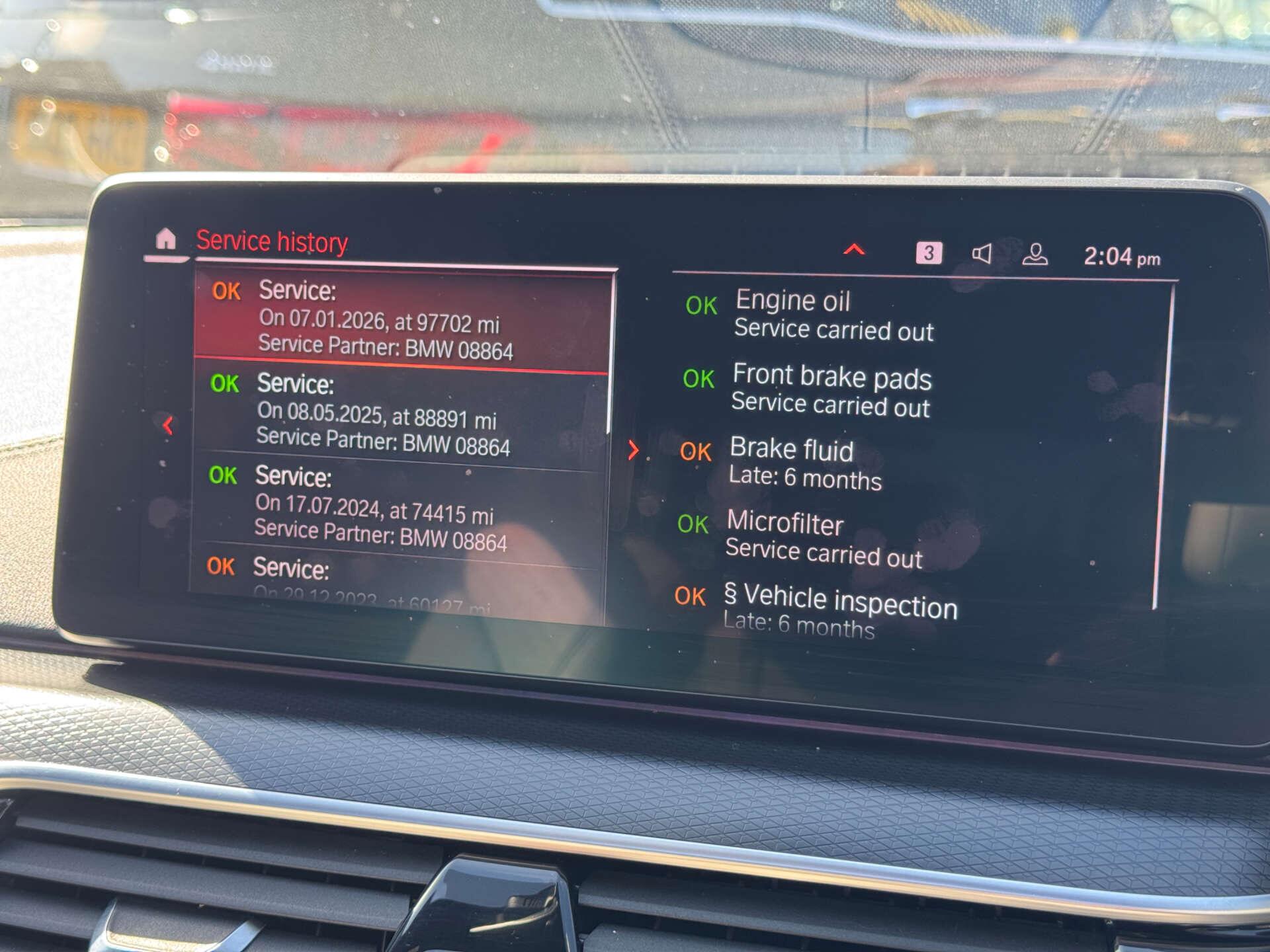 BMW 5 Series view 10