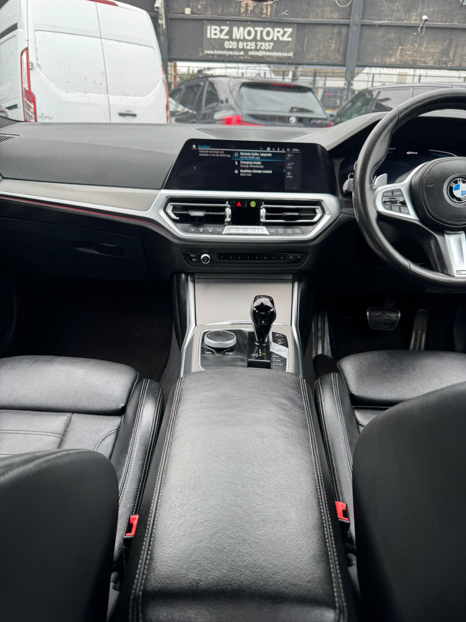 BMW 3 Series view 41