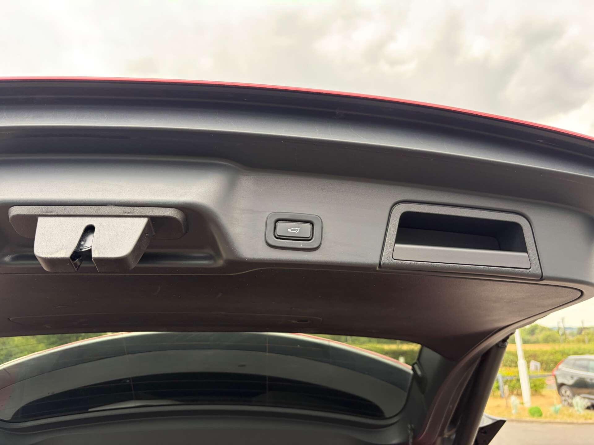 Land Rover Range Rover Evoque view 25