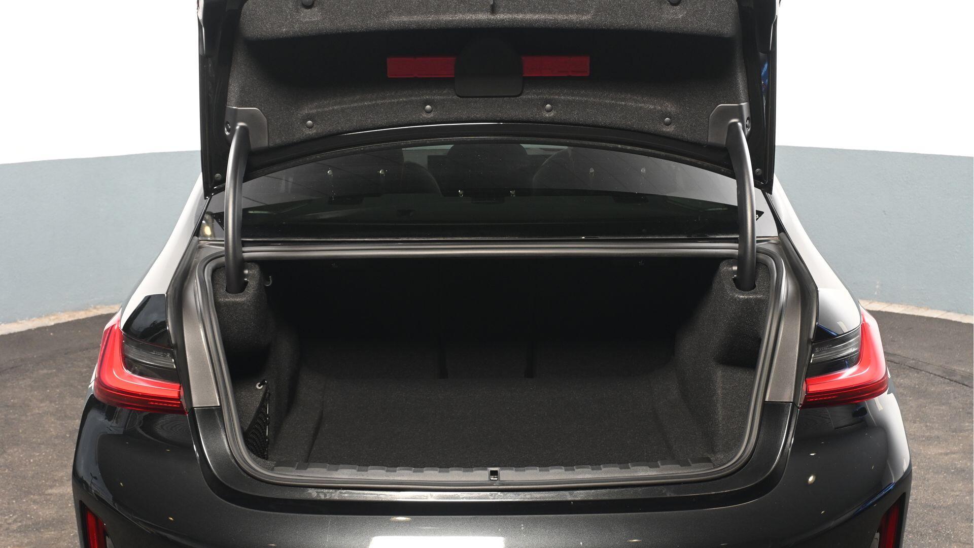BMW 3 Series view 13