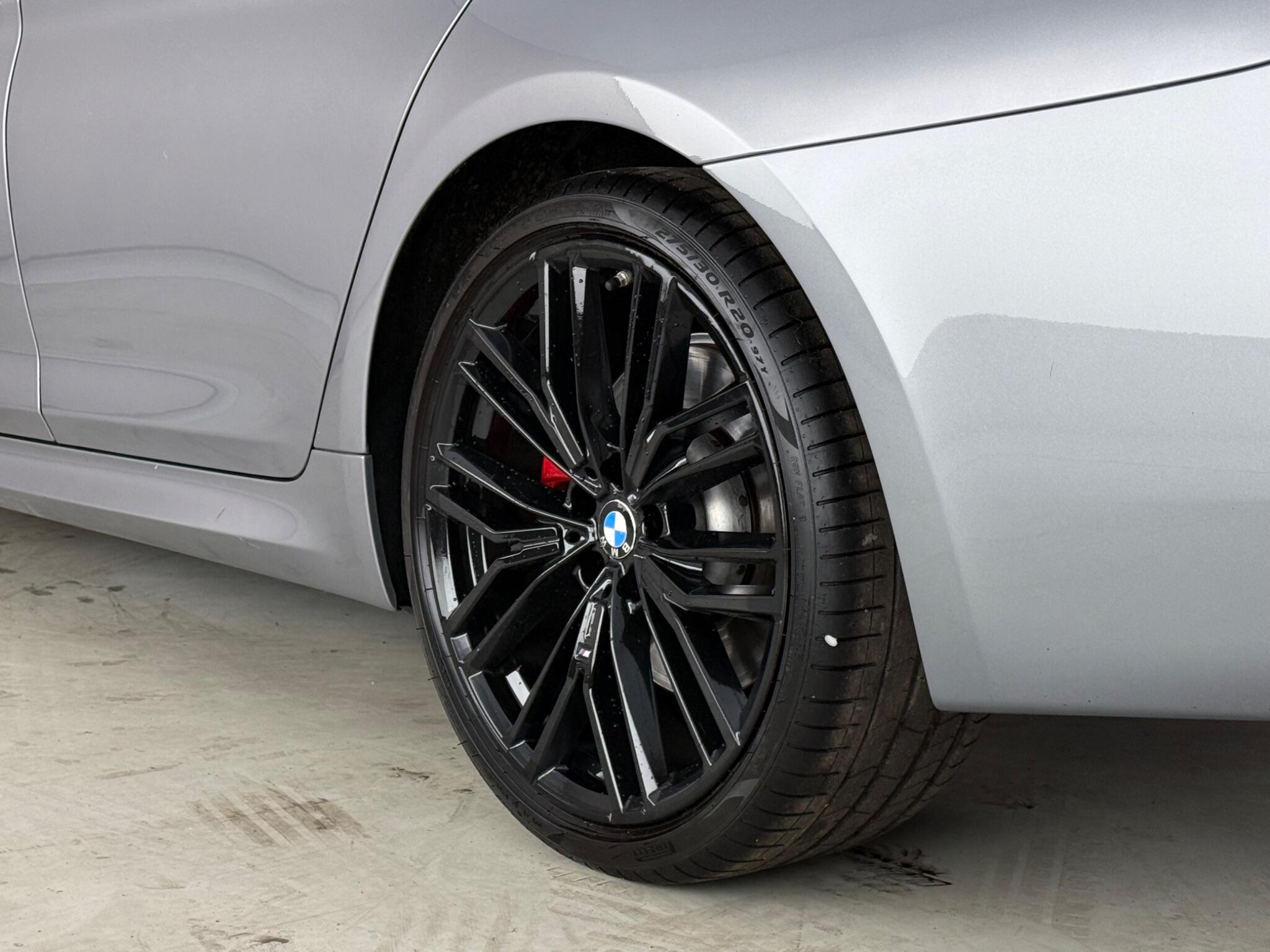BMW 5 Series view 9