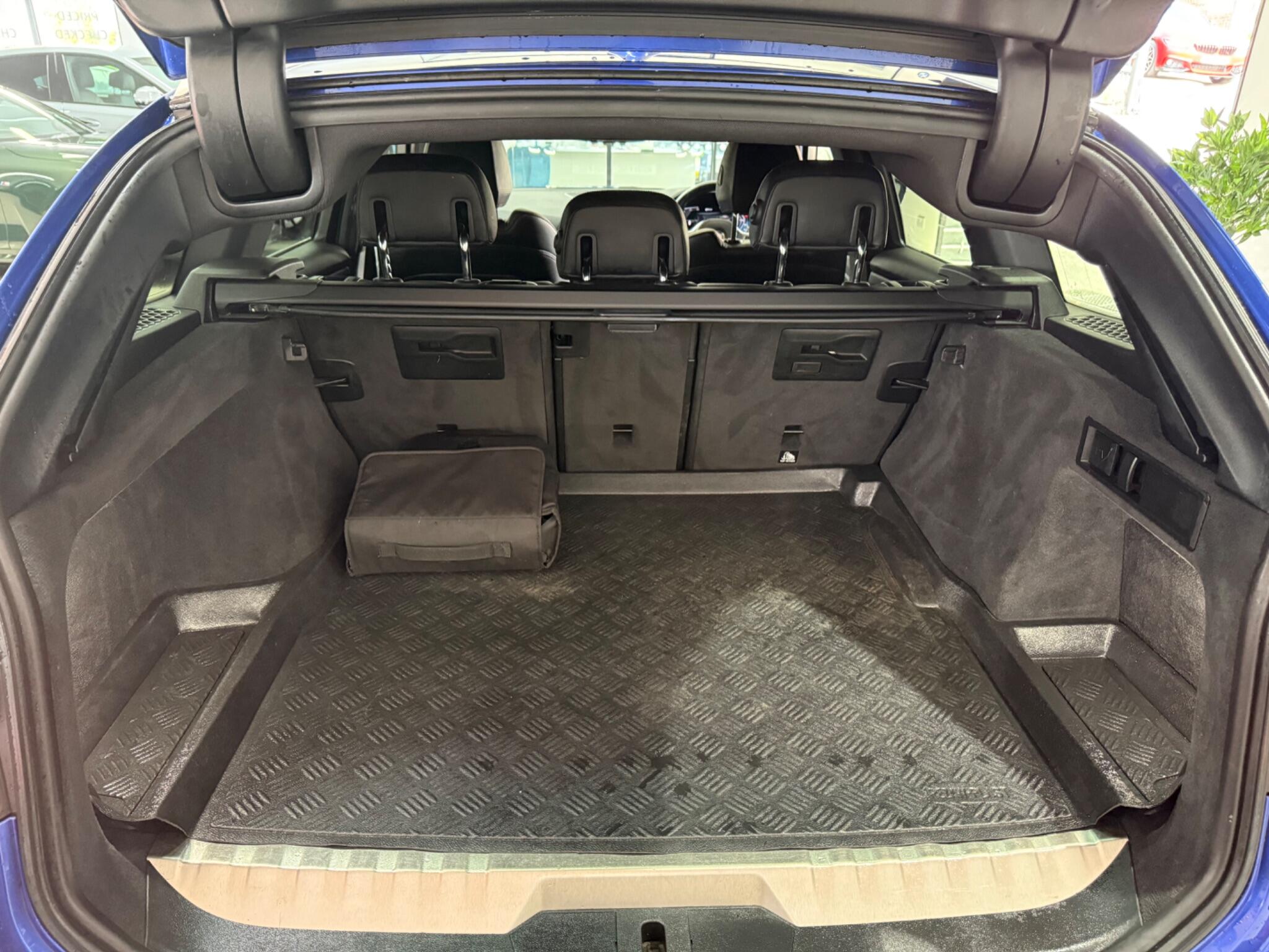 BMW 3 Series view 35