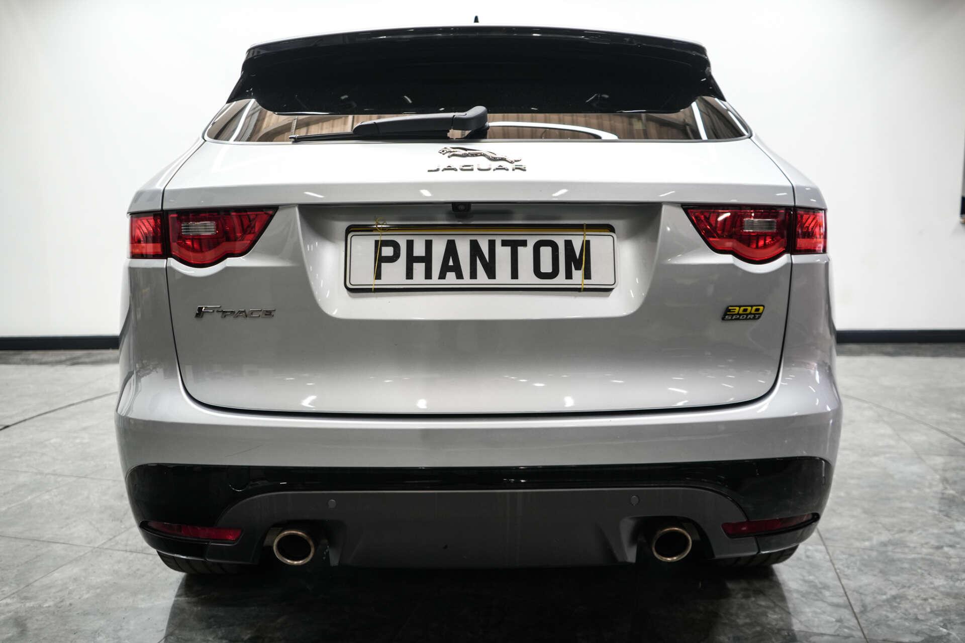 Jaguar F-Pace view 10