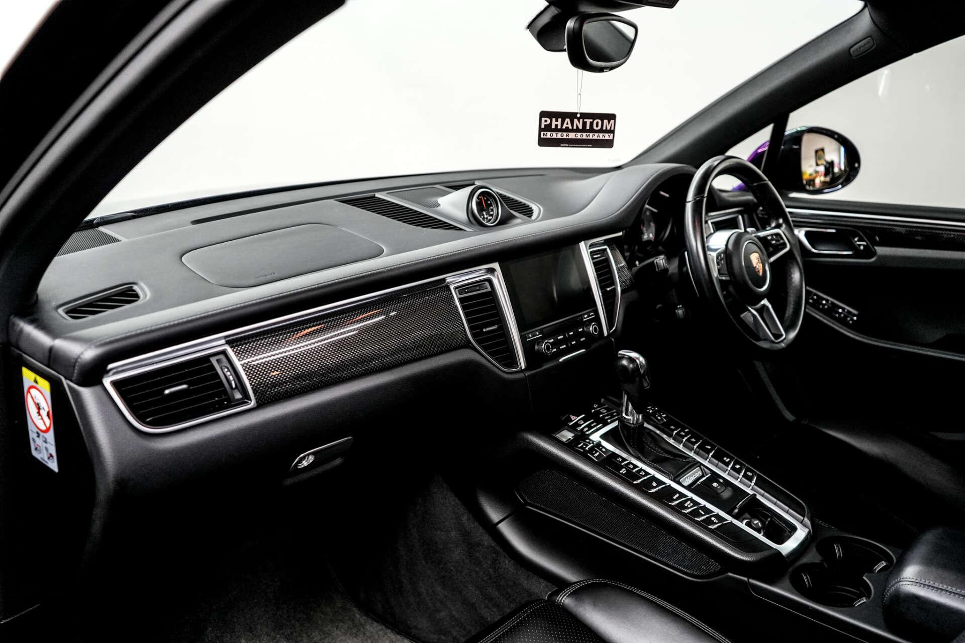 Porsche Macan view 16