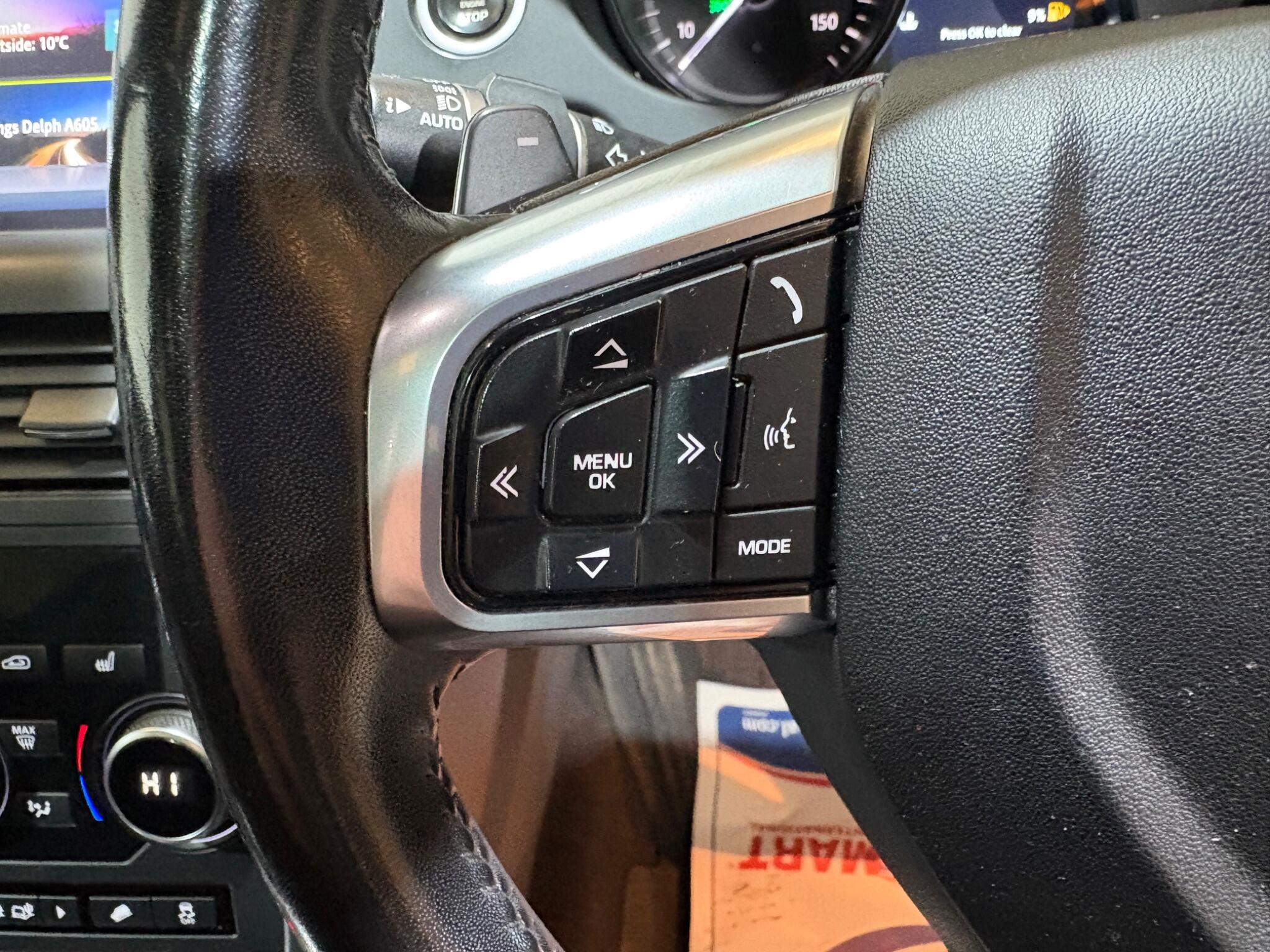 Land Rover Discovery Sport view 33