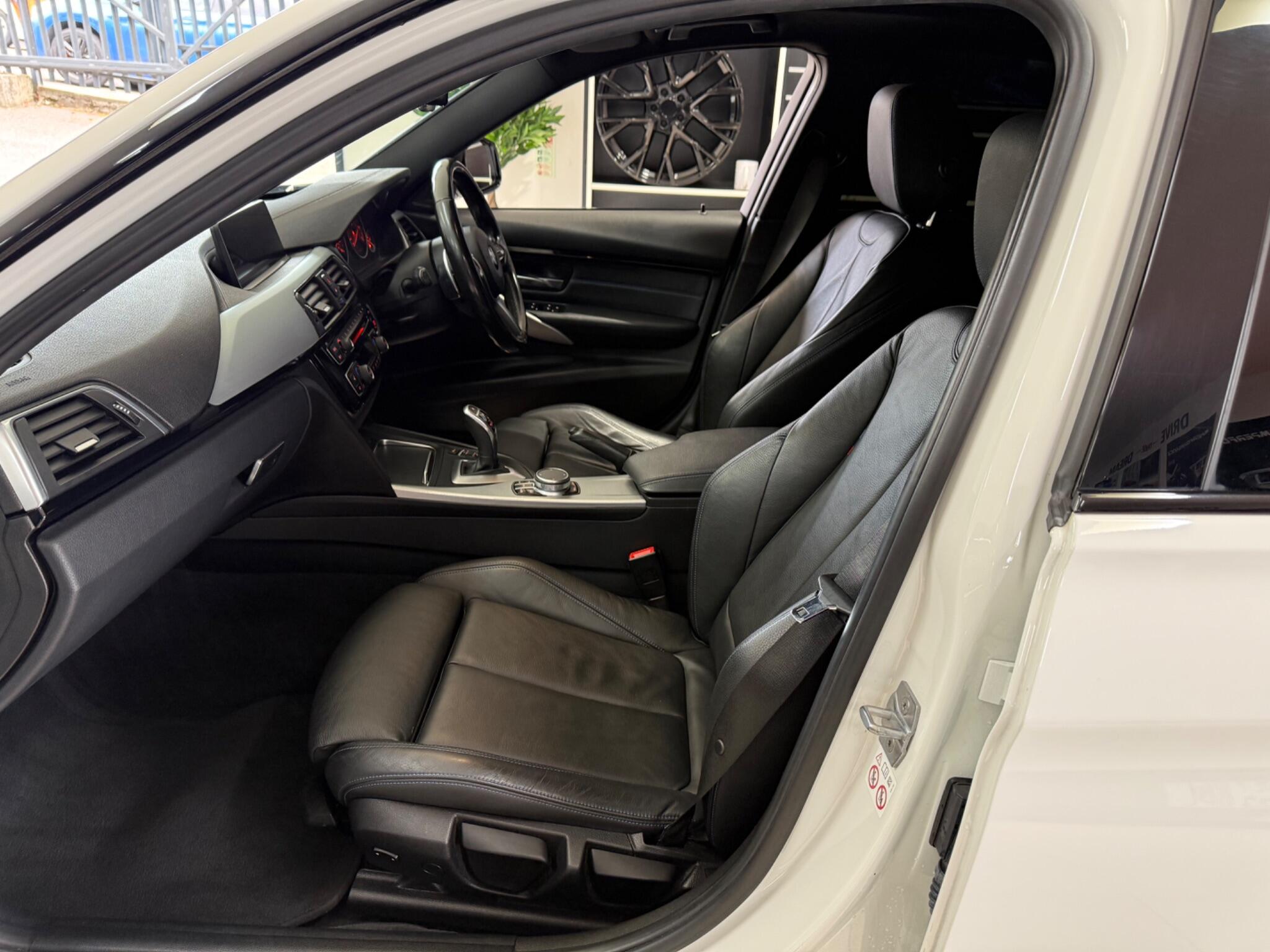 BMW 3 Series view 34