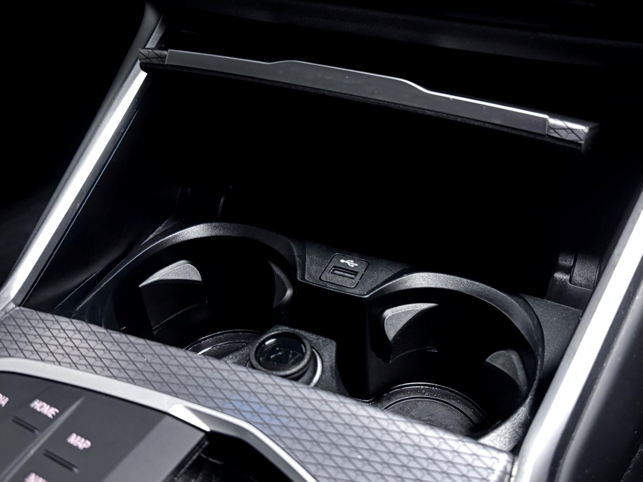 BMW 3 Series view 35