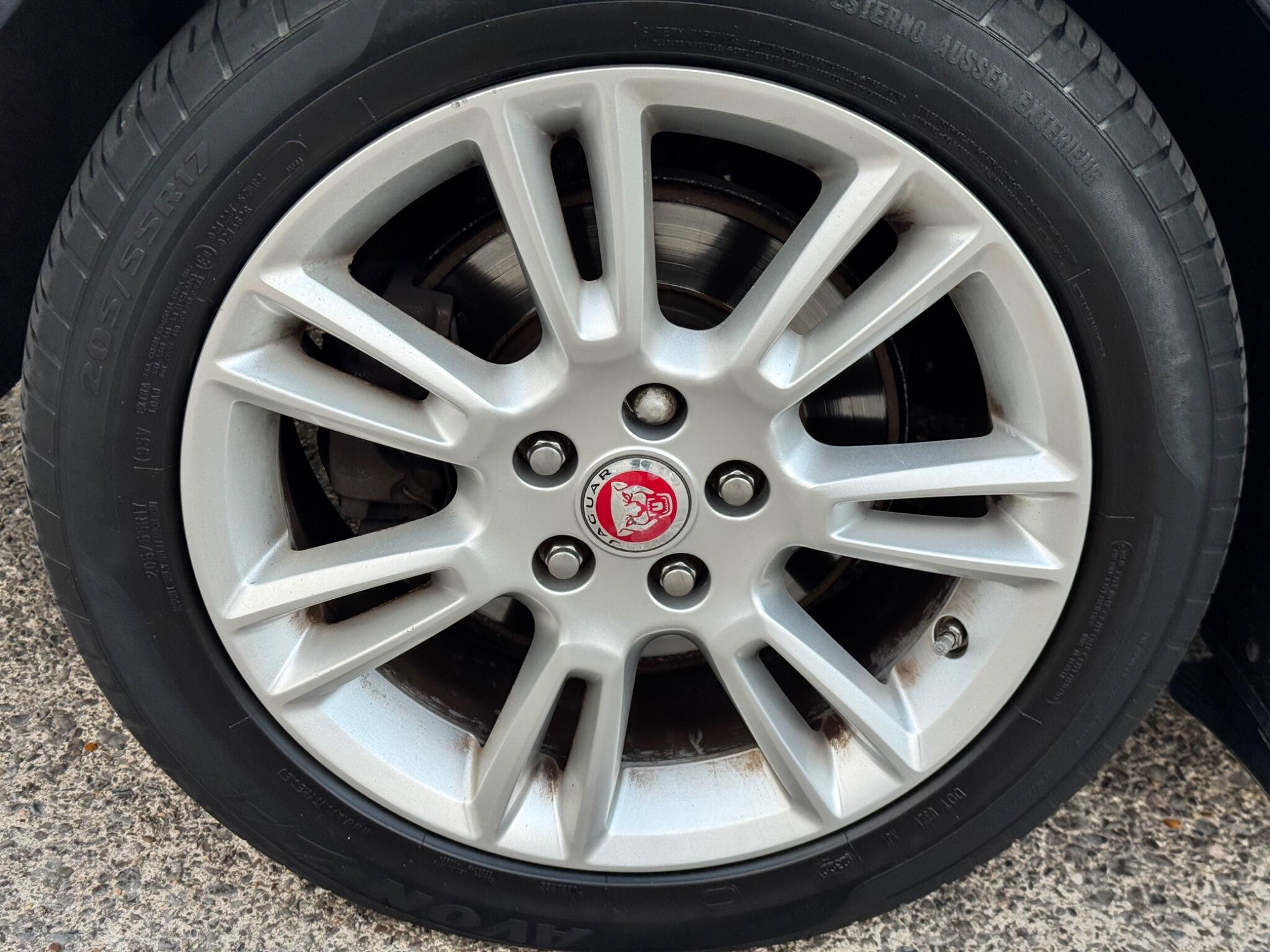 Jaguar Xe view 36