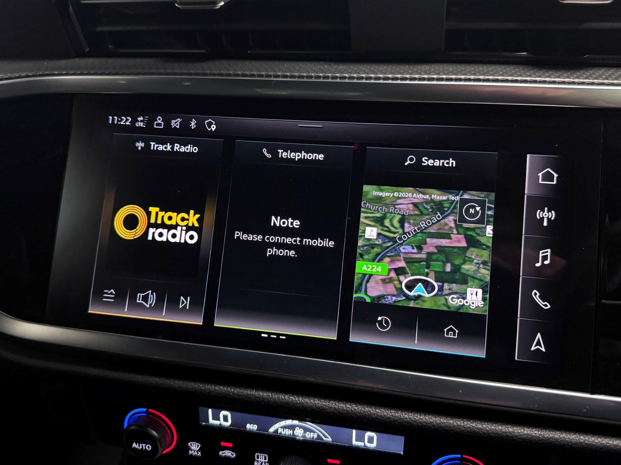 Audi Q3 view 40