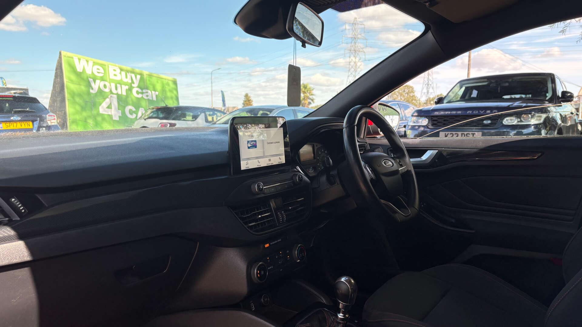 Ford Focus view 14