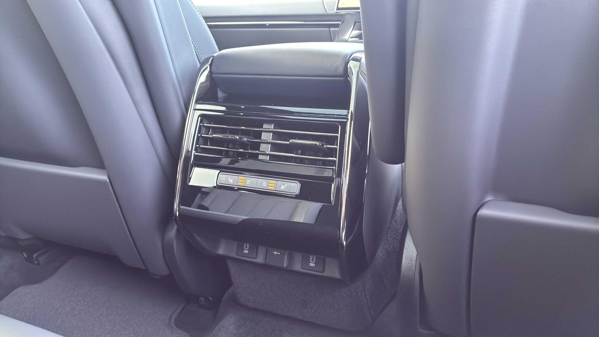 Land Rover Range Rover Sport view 18