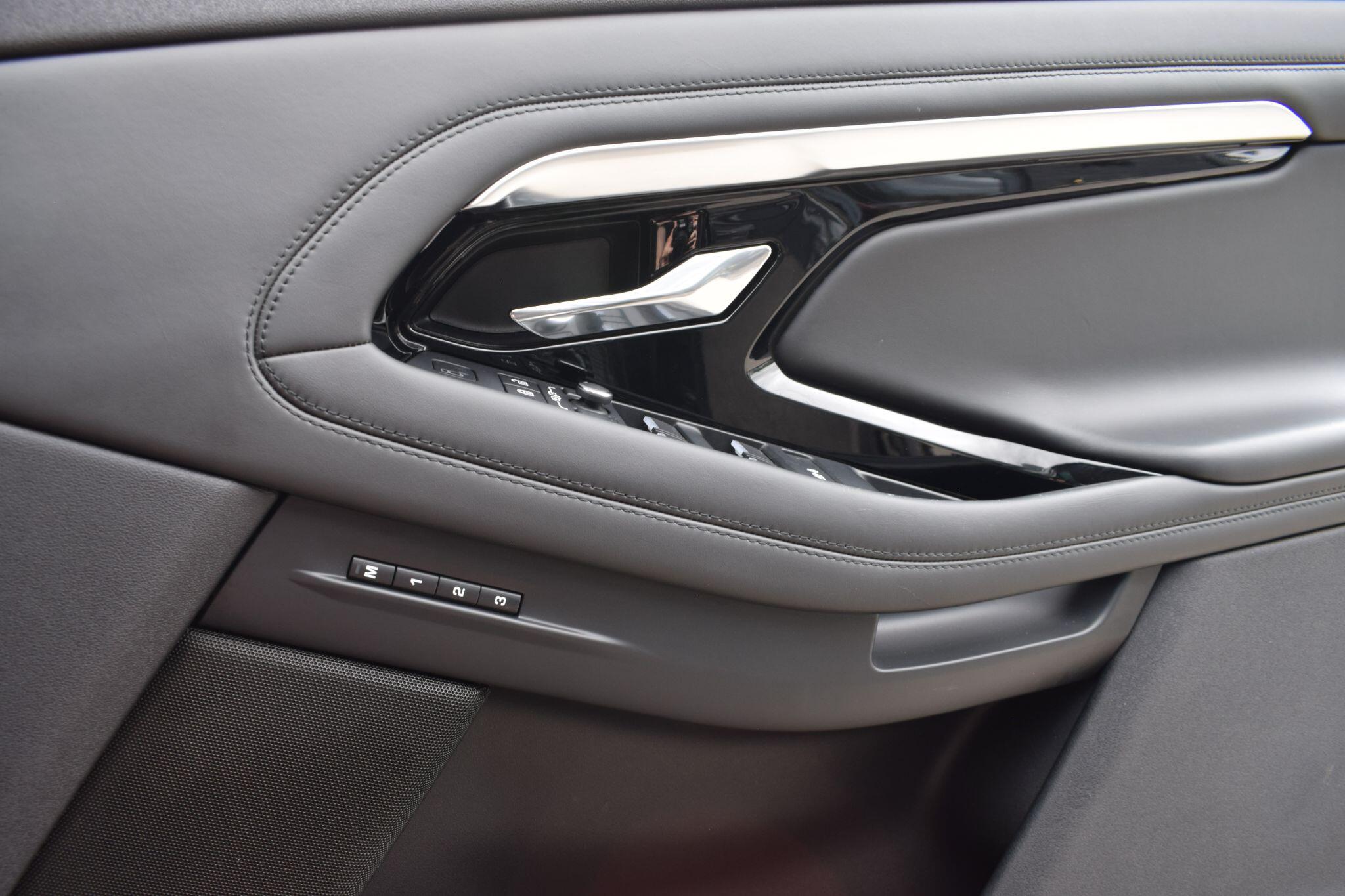 Land Rover Range Rover Evoque view 22