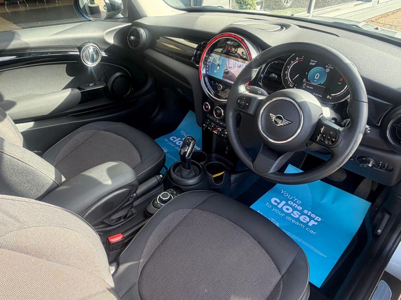 Mini Hatch view 25