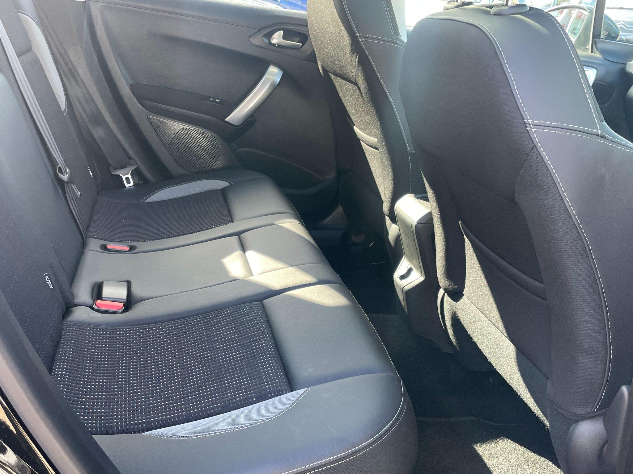 Peugeot 2008 view 17