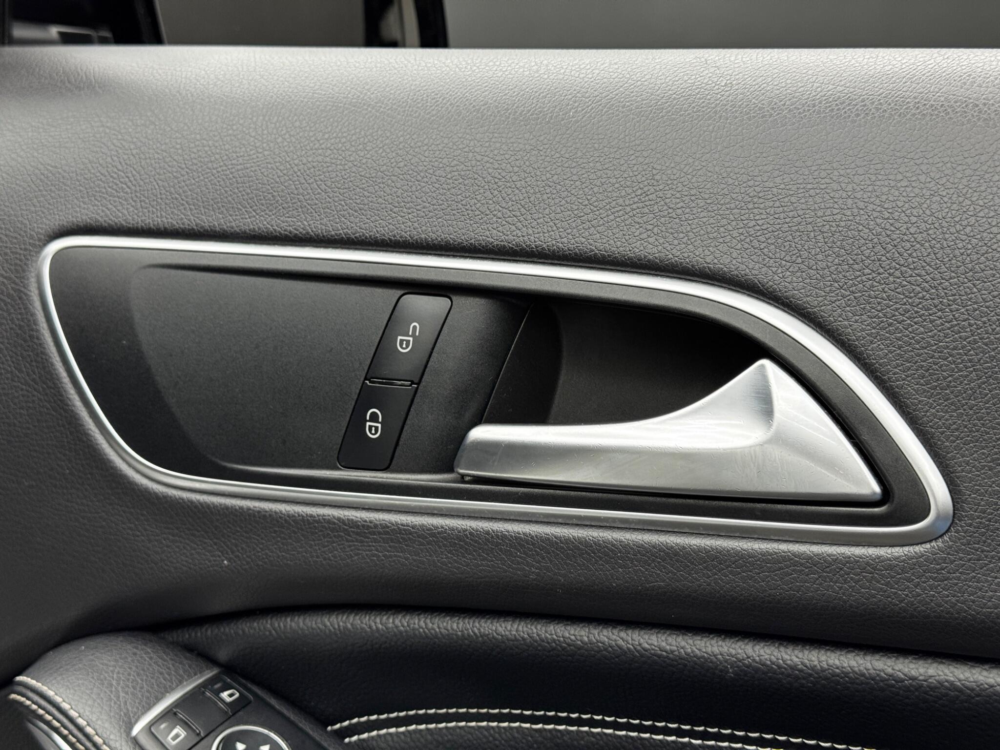 Mercedes-Benz Gla view 39