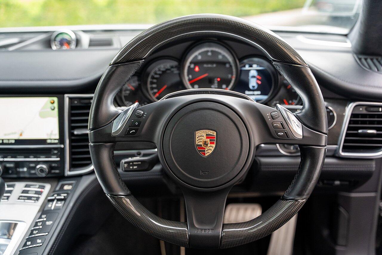 Porsche Panamera view 42