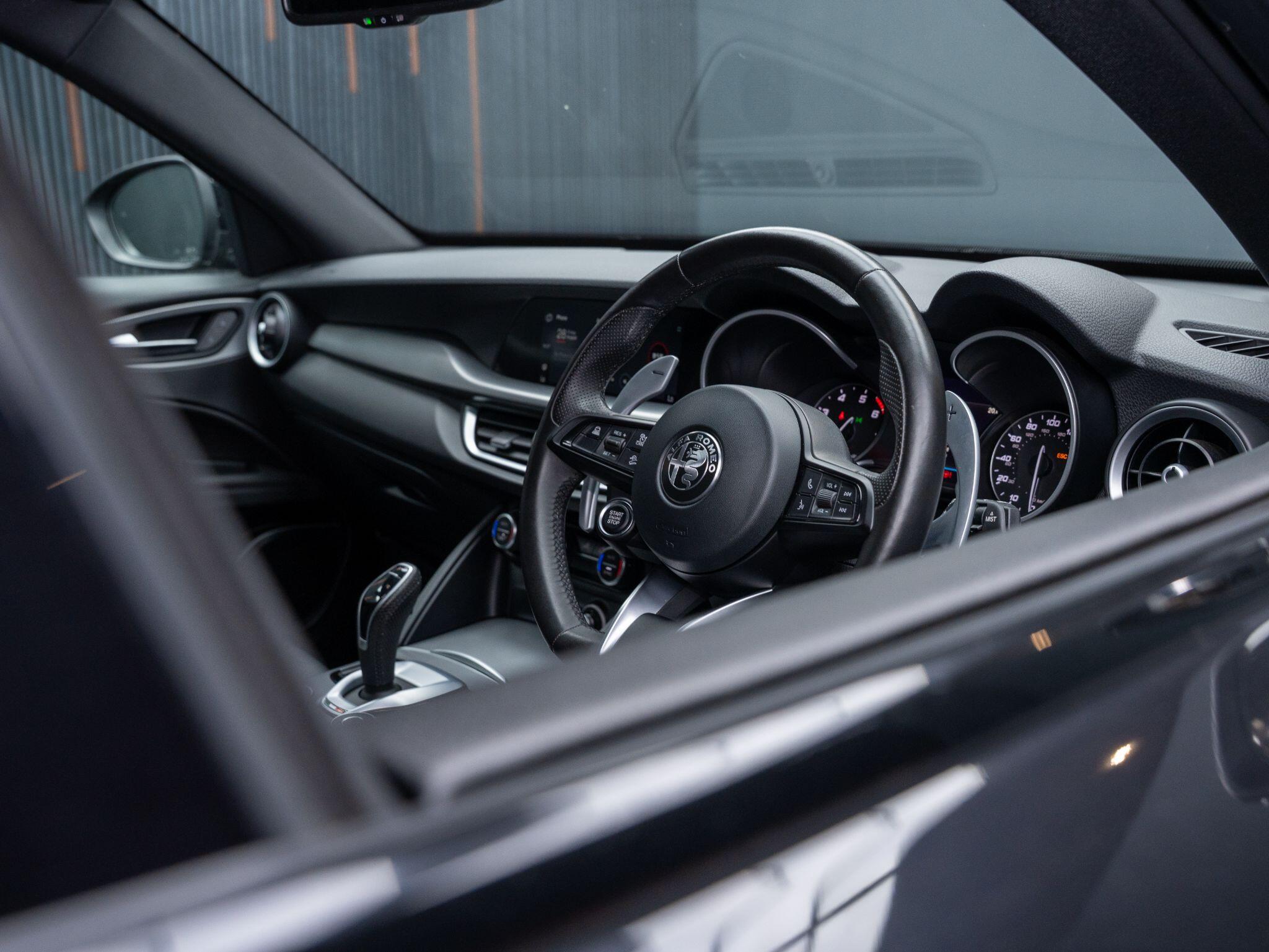 Alfa Romeo Stelvio view 39