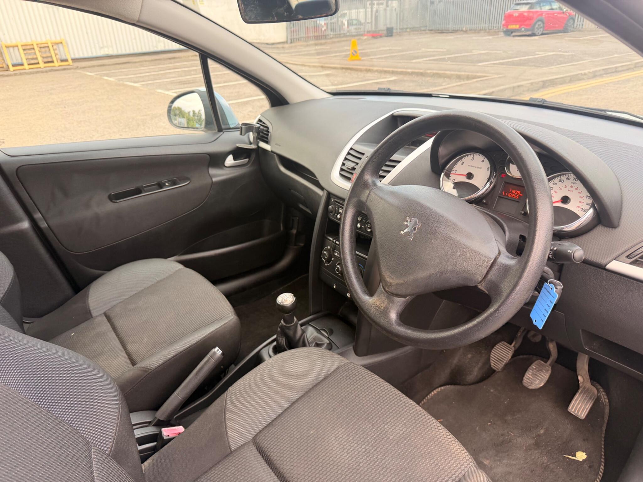 Peugeot 207 view 31