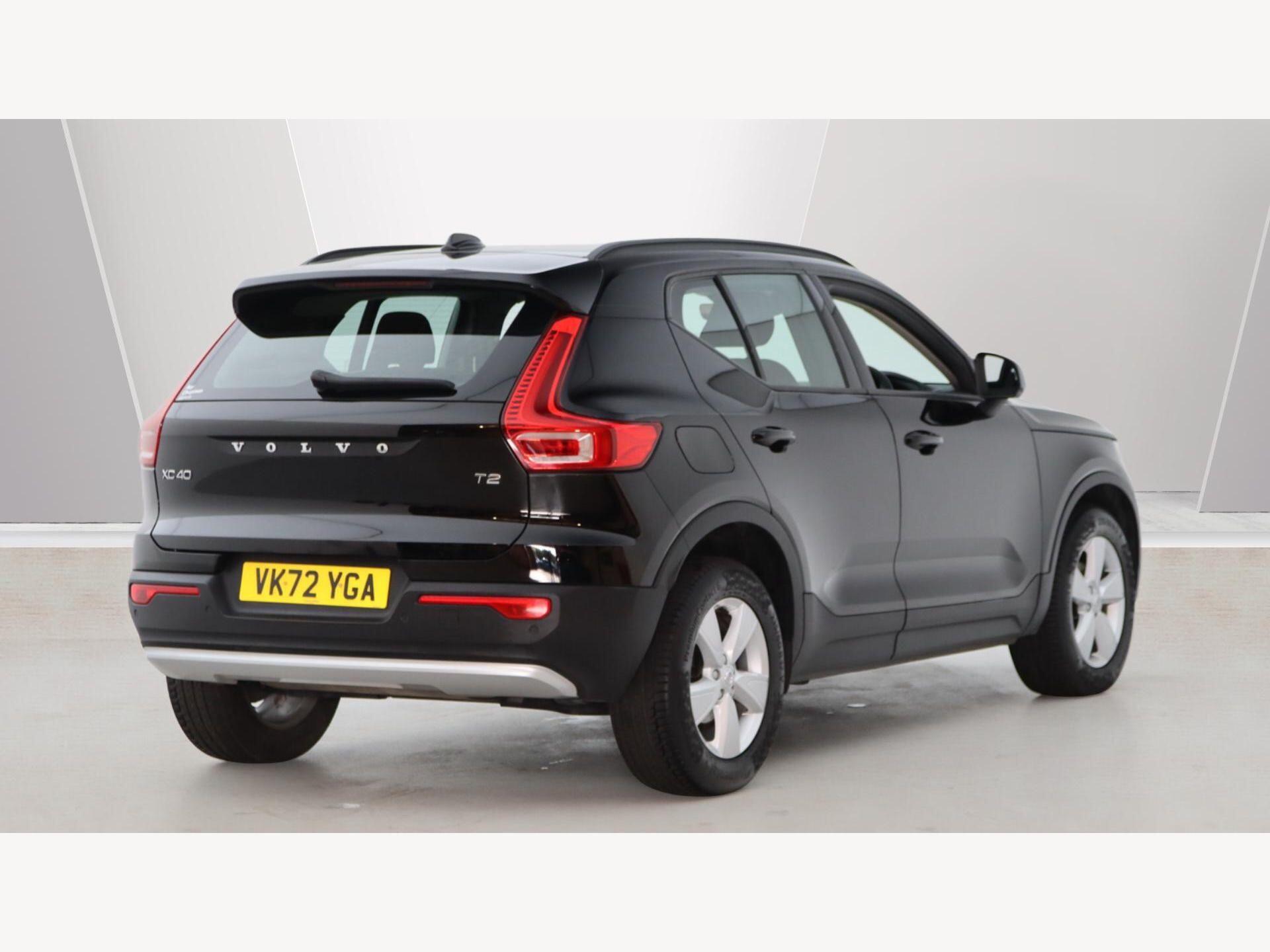 Volvo XC40 view 2
