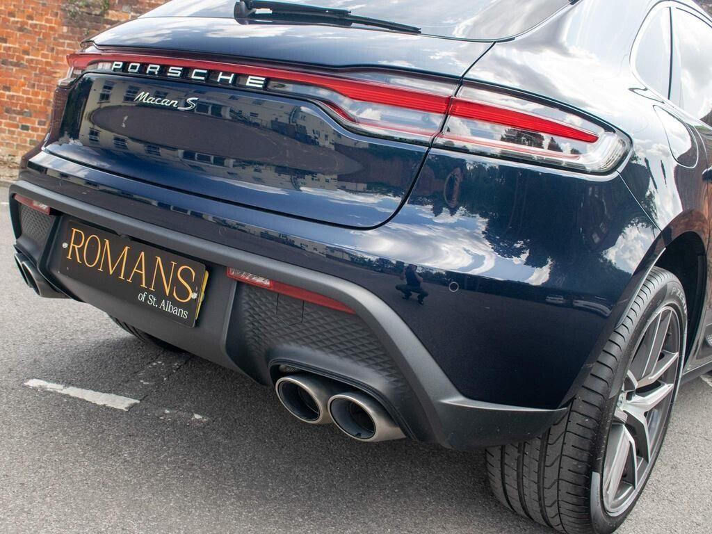 Porsche Macan view 18