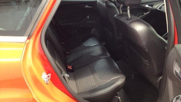 Ford Focus view 14