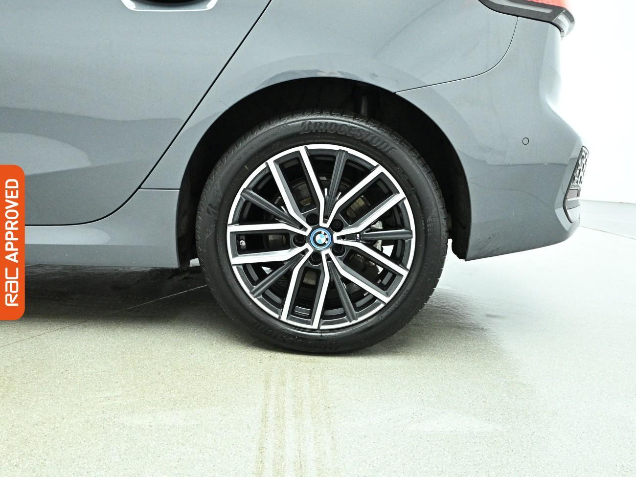 BMW 2 Series view 29