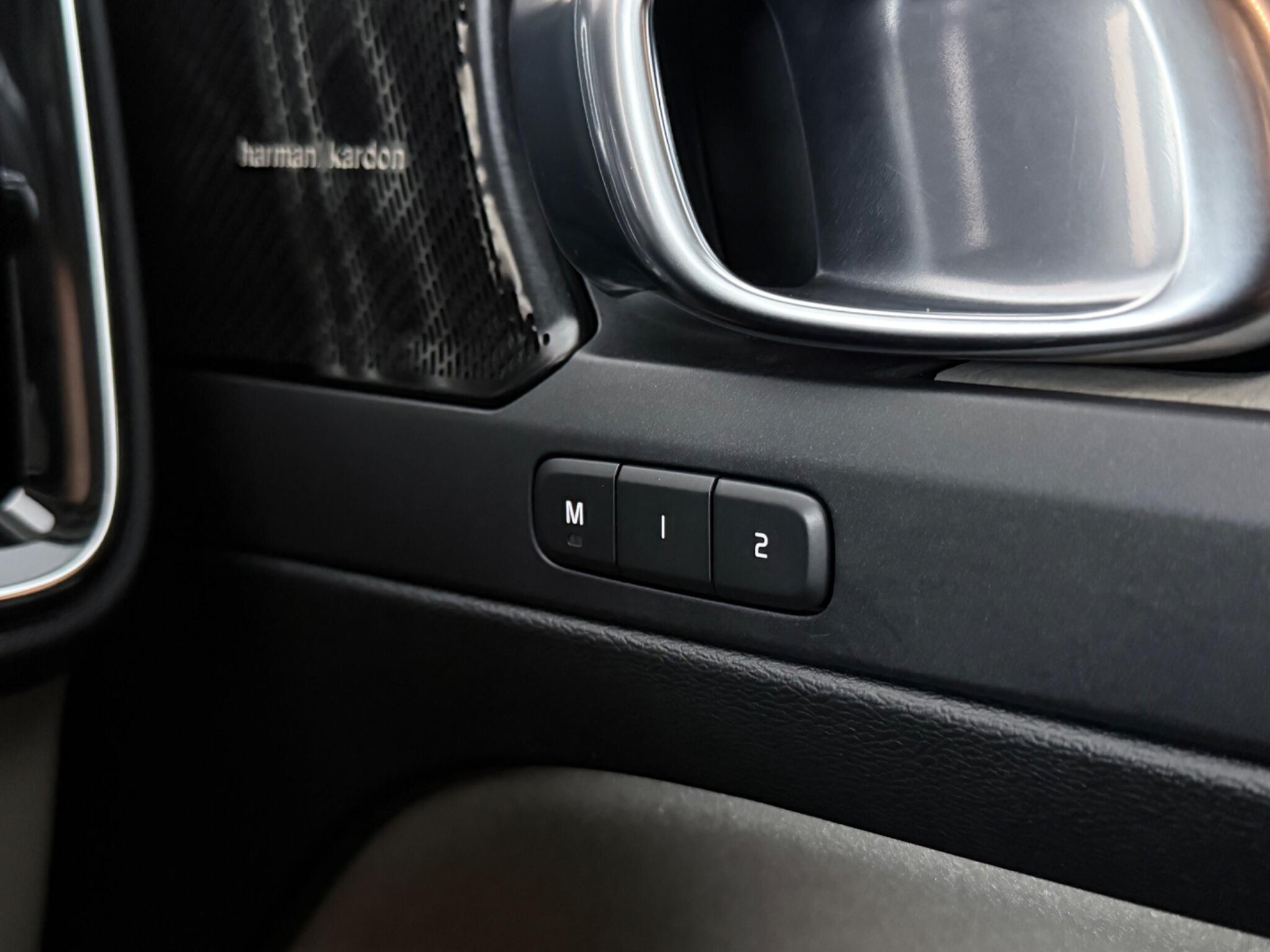 Volvo XC40 view 21