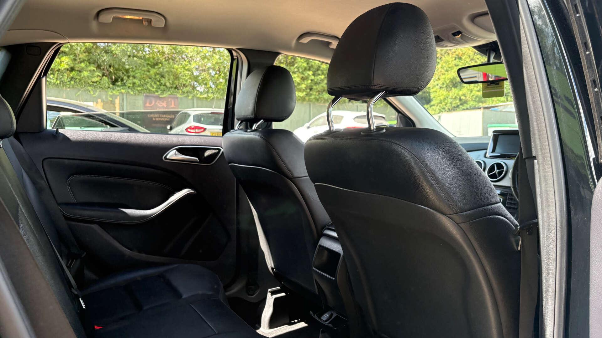 Mercedes-Benz B-Class view 9