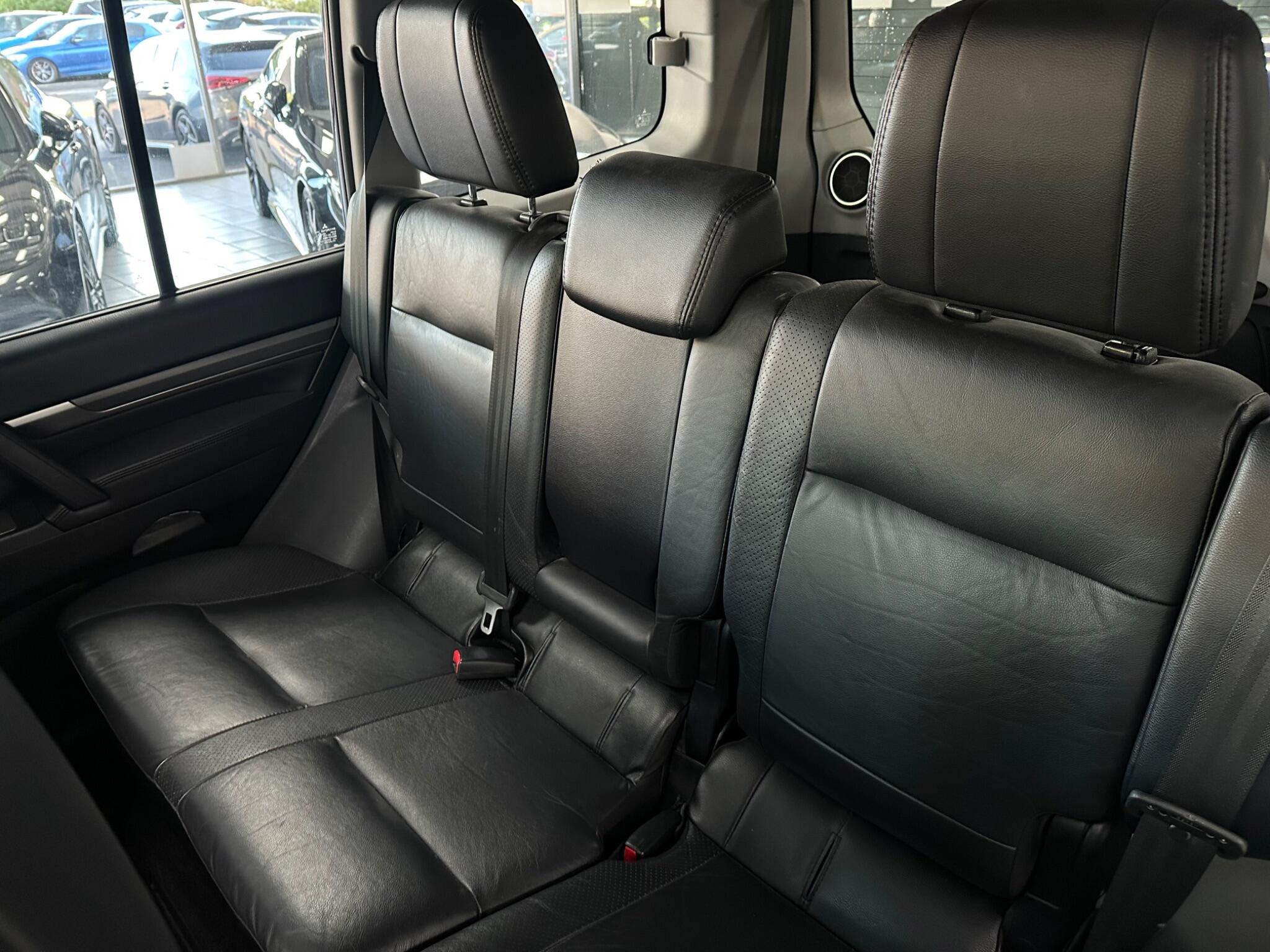 Mitsubishi Shogun view 31