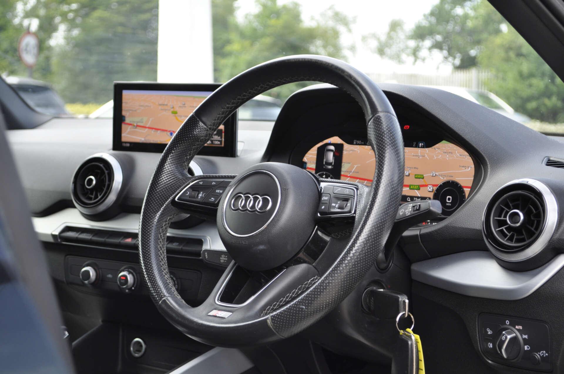 Audi Q2 view 7