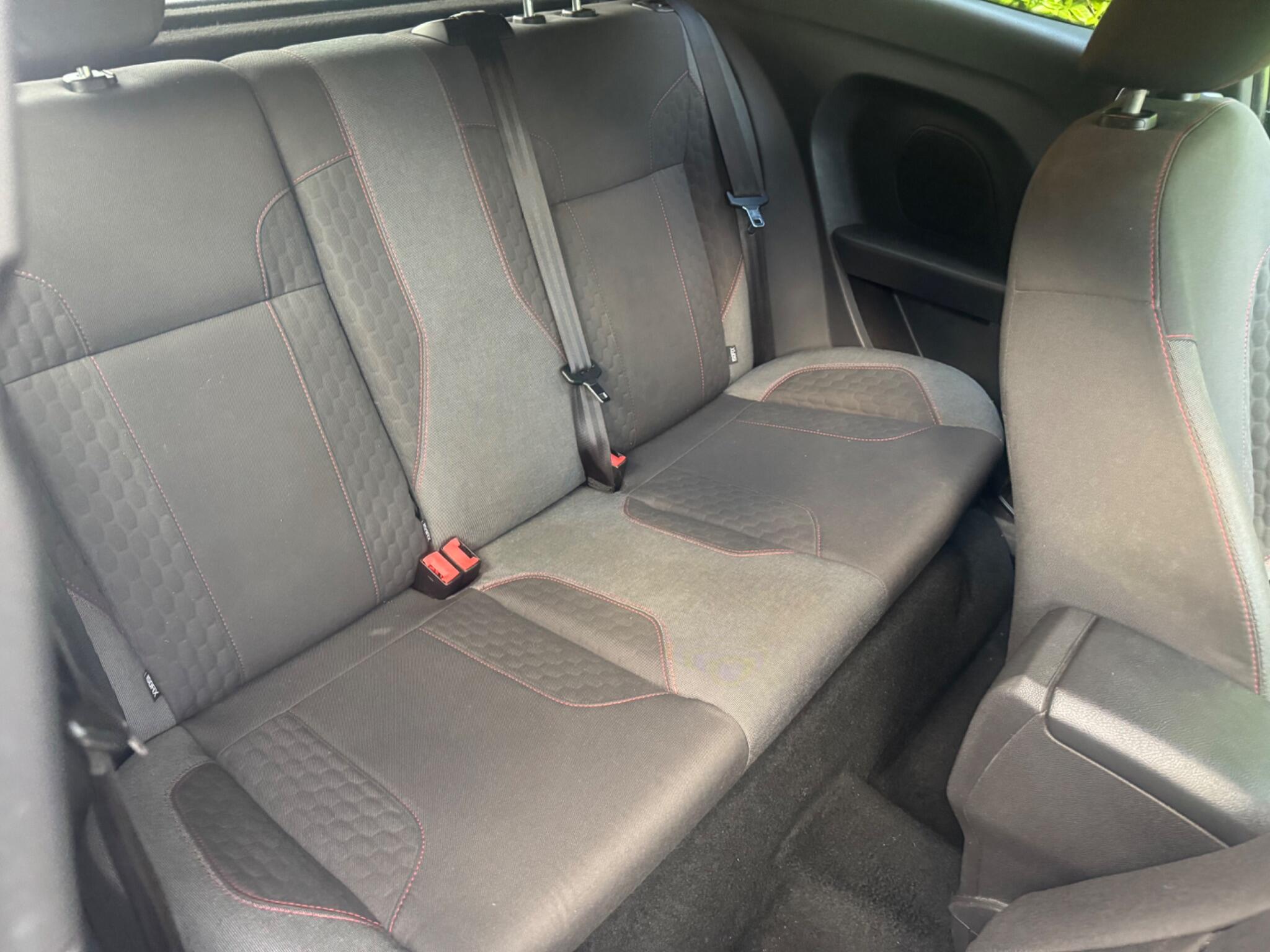 2016 Ford Fiesta image 33