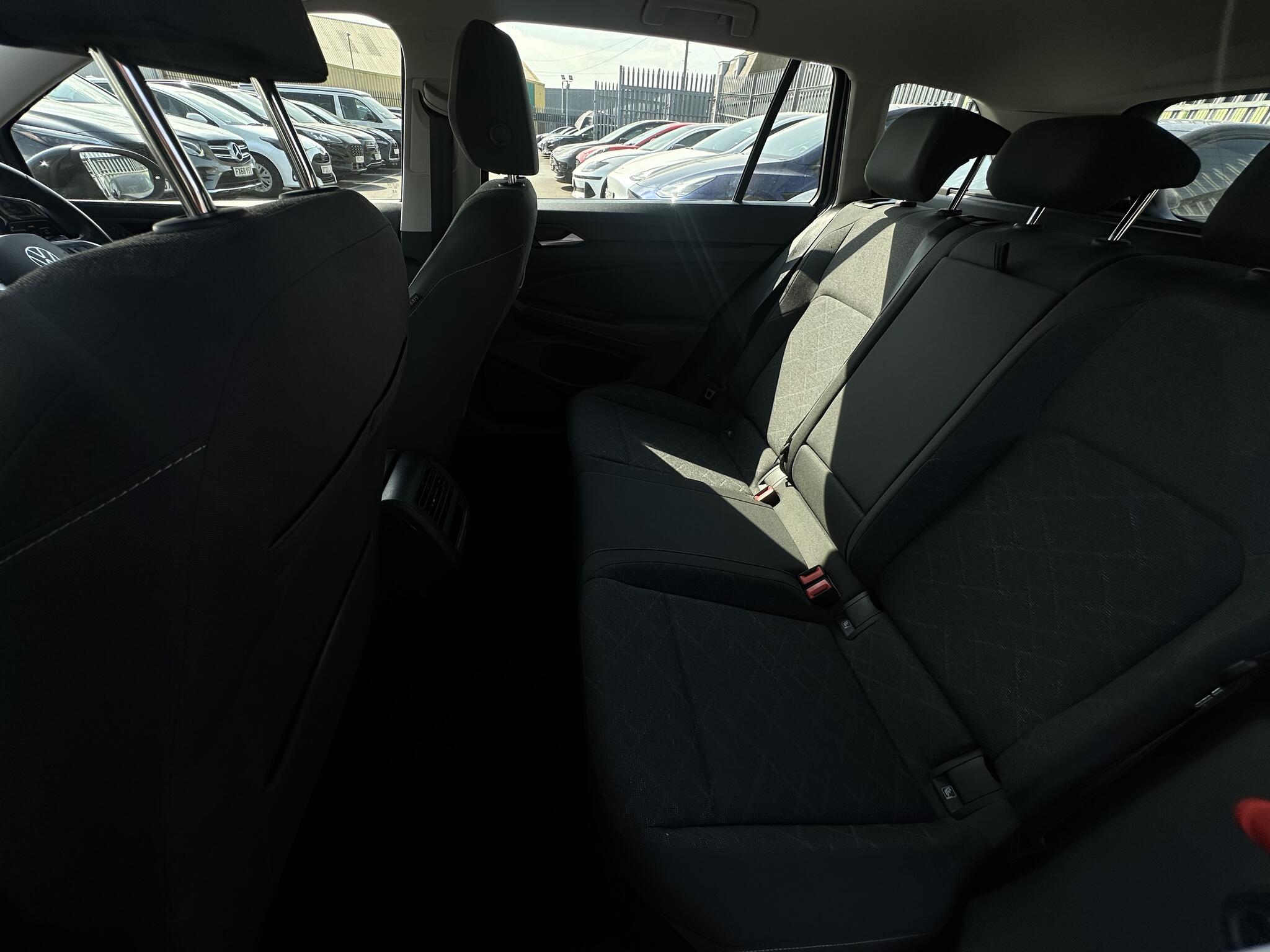 Volkswagen Golf view 35
