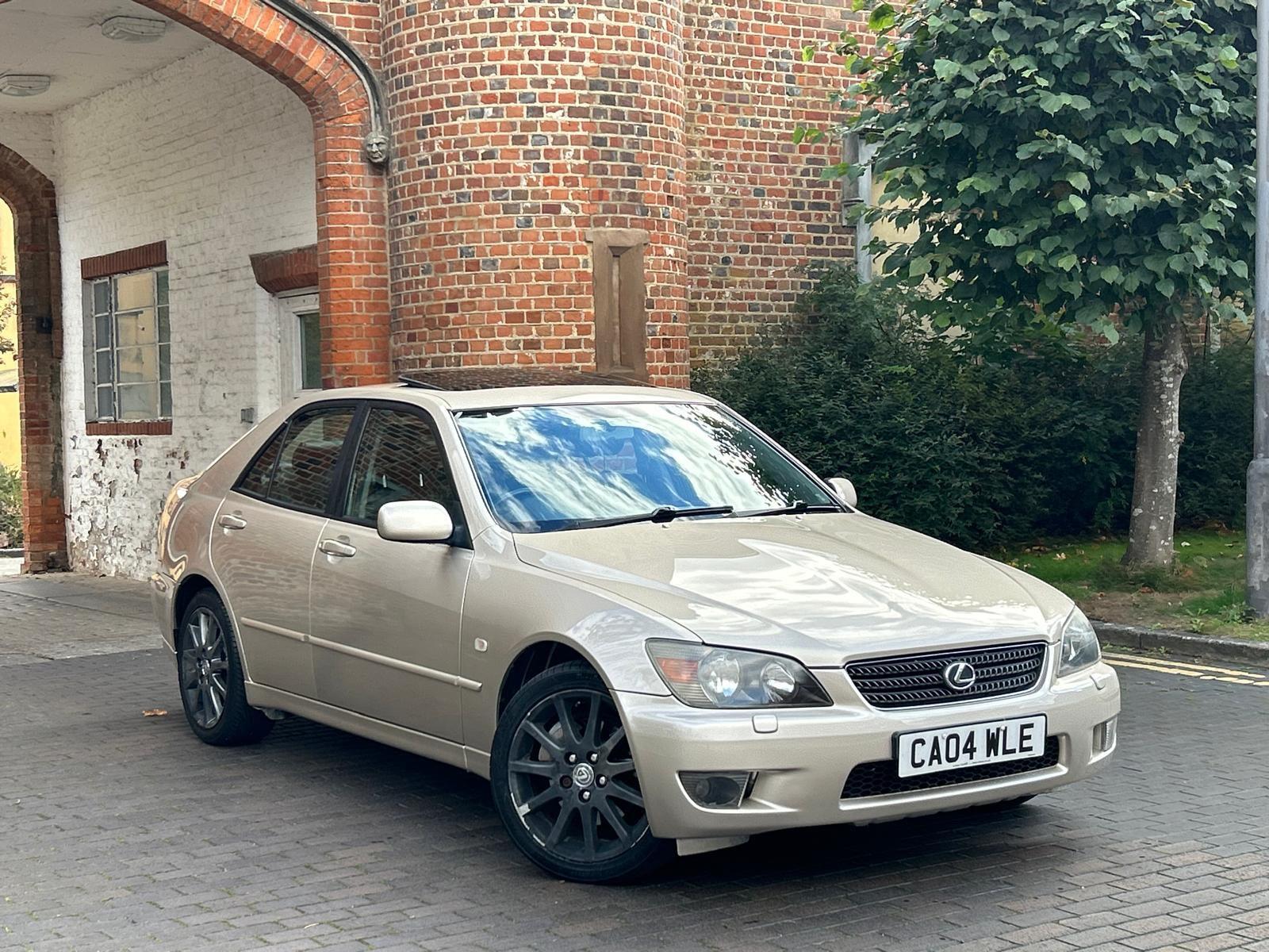 Lexus IS