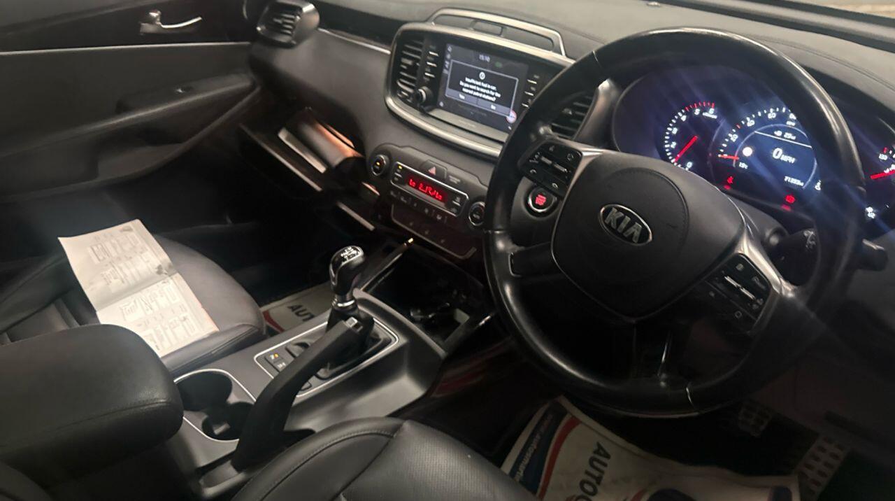 Kia Sorento view 4