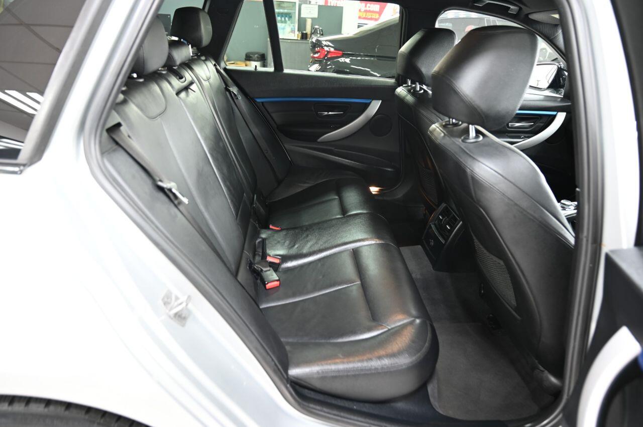 BMW 3 Series view 16