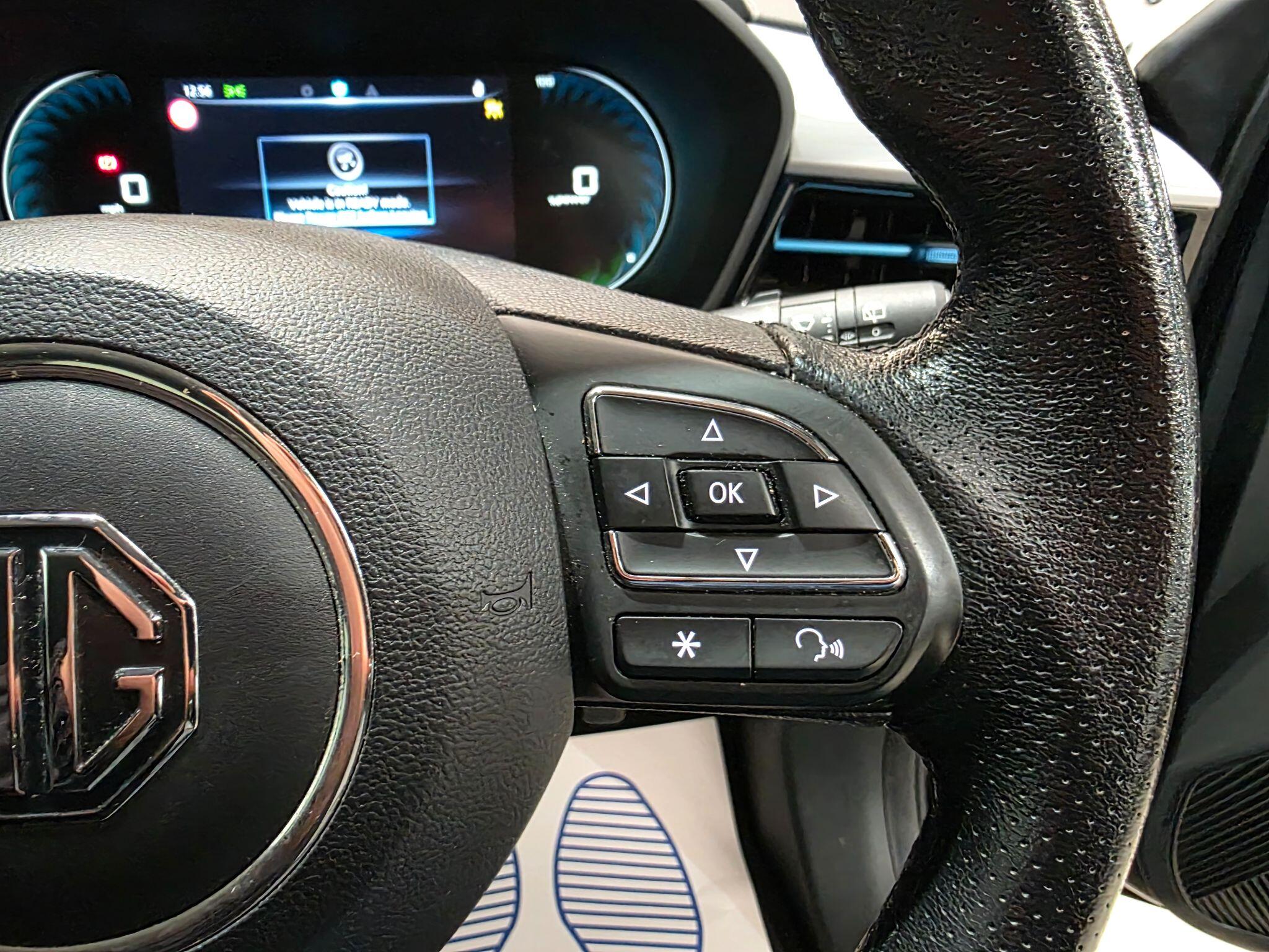 MG MG5 view 15