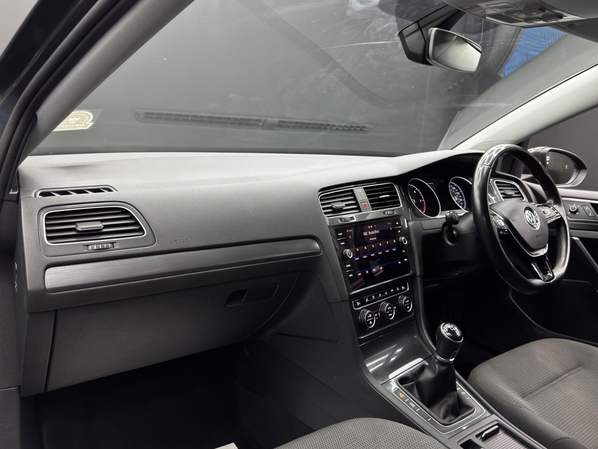 Volkswagen Golf view 11