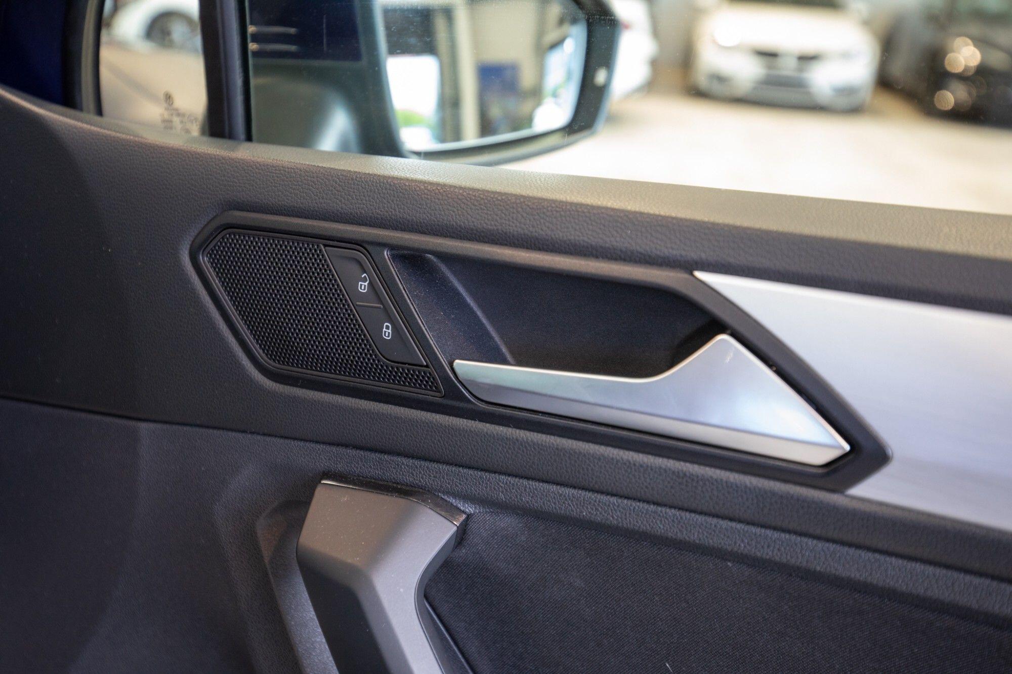 Volkswagen Tiguan view 14