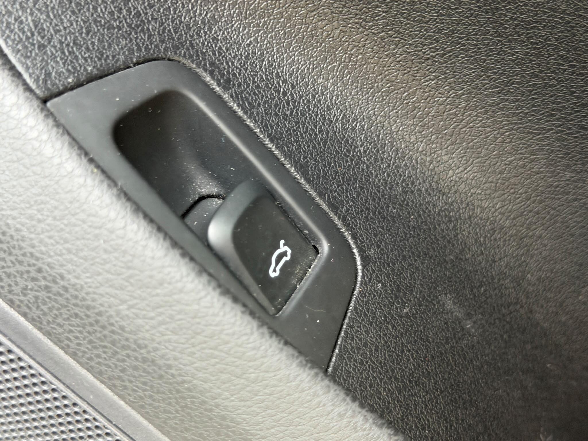 Audi Q3 view 23