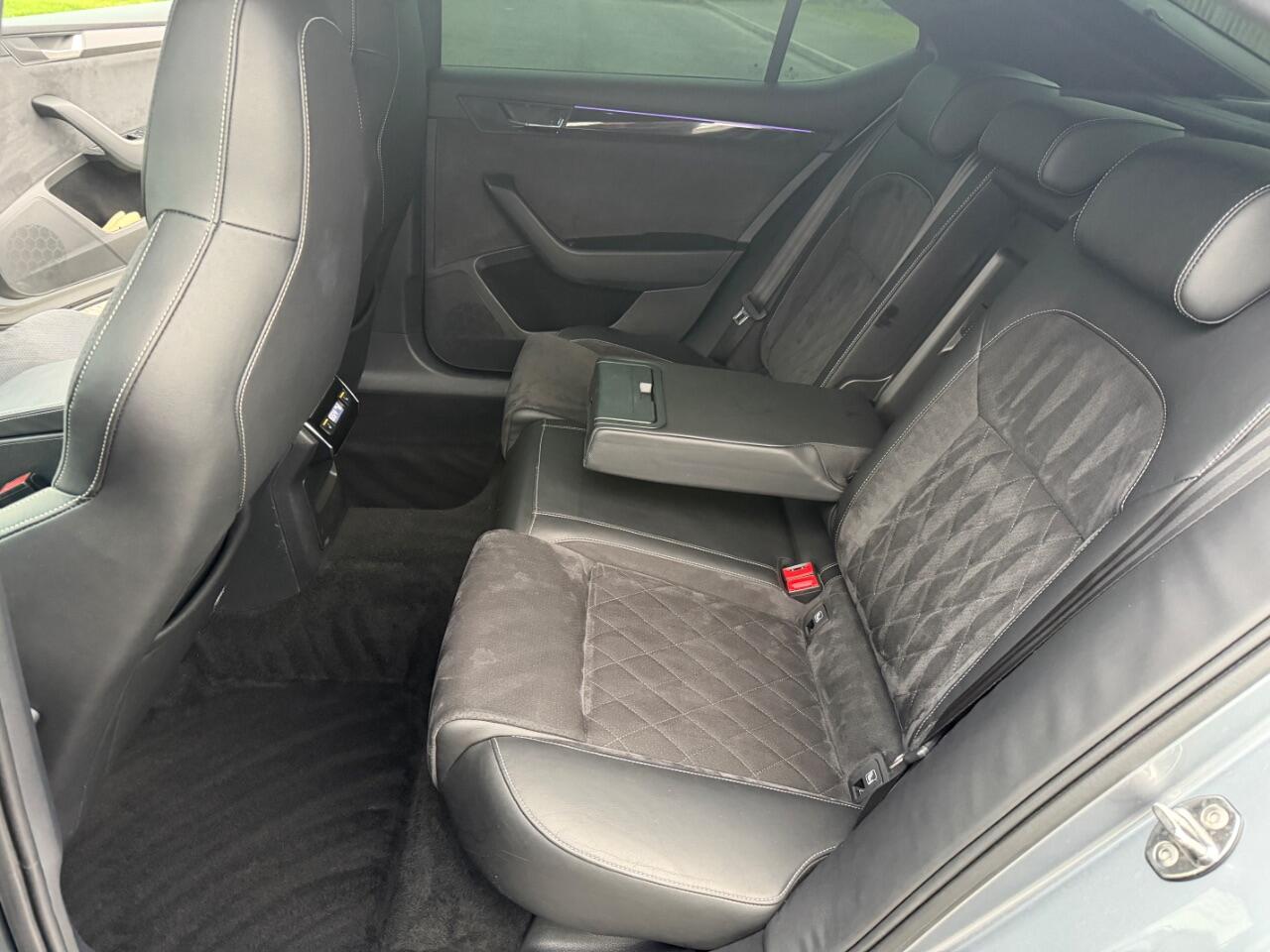 Skoda Superb view 17