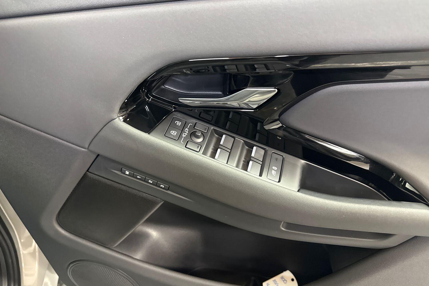 Land Rover Range Rover Evoque view 21