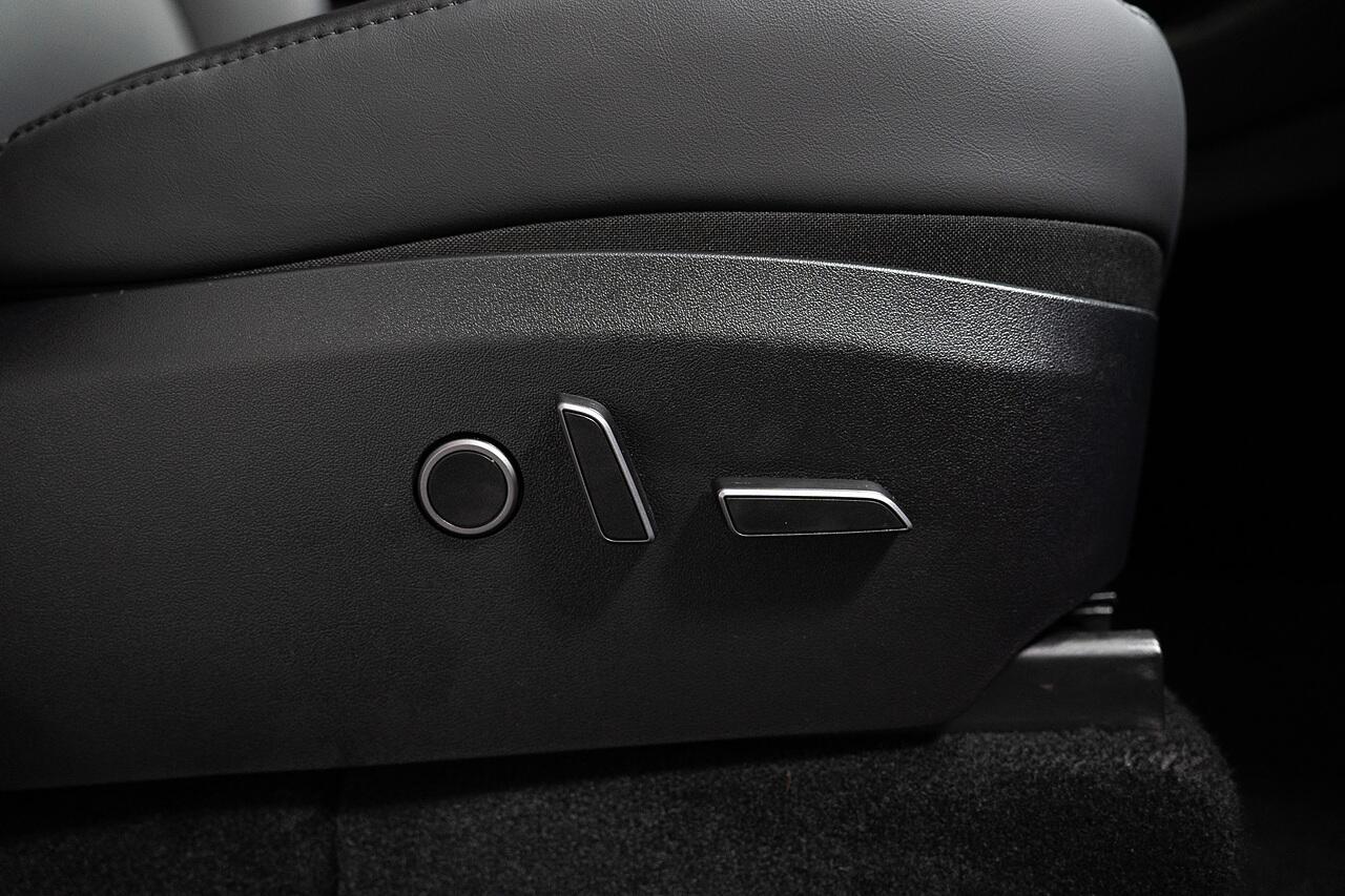 Tesla Model Y view 14