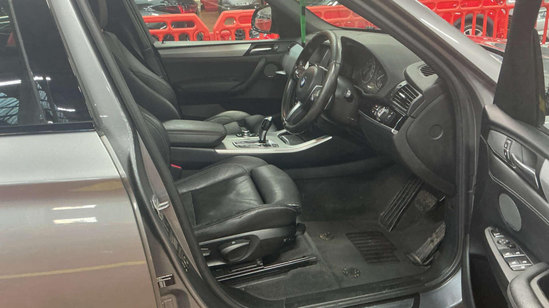 BMW X3 view 11